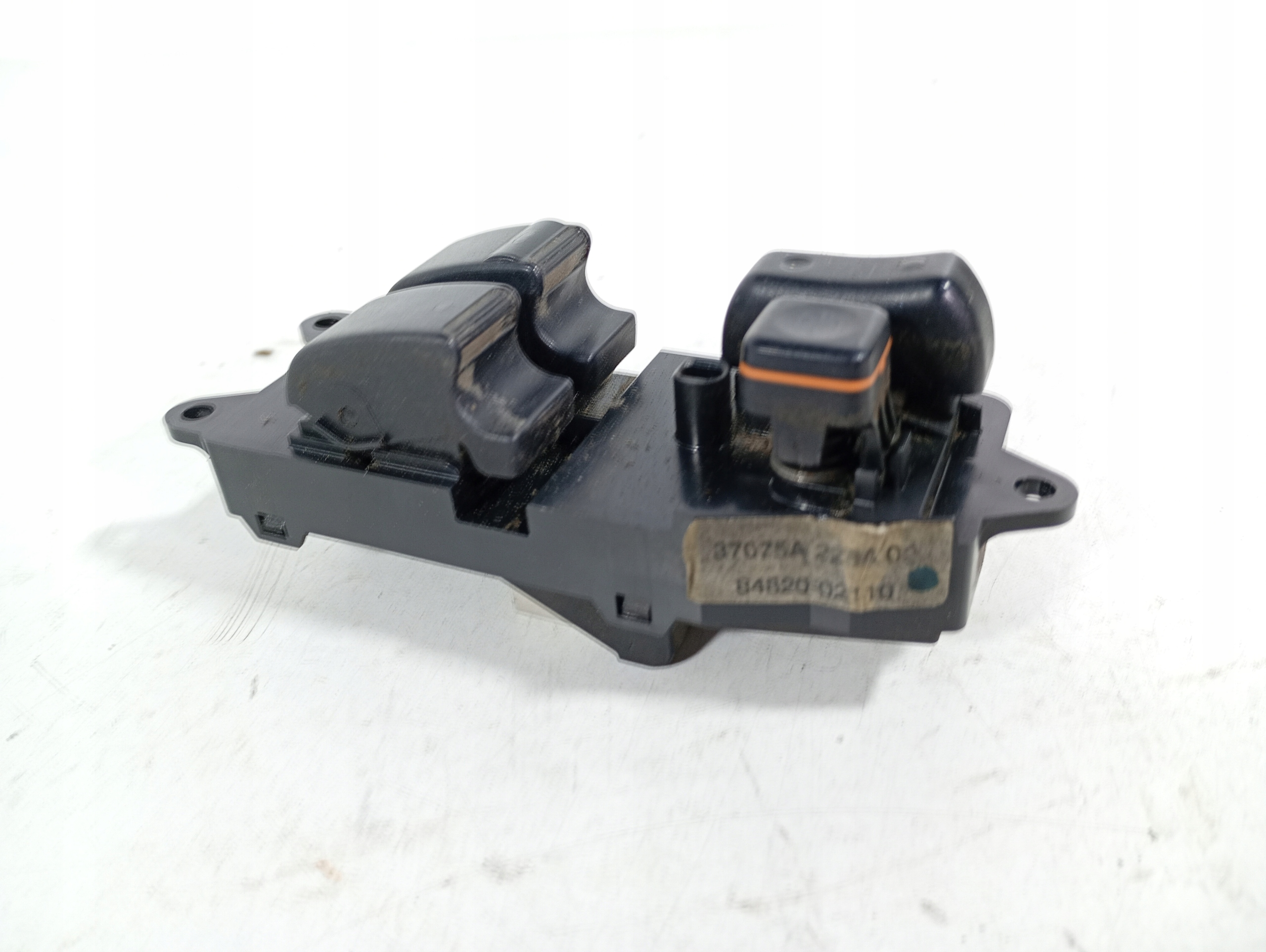 TOYOTA Corolla E12 9 01-07 switch PANEL windows left OE 84820-02110