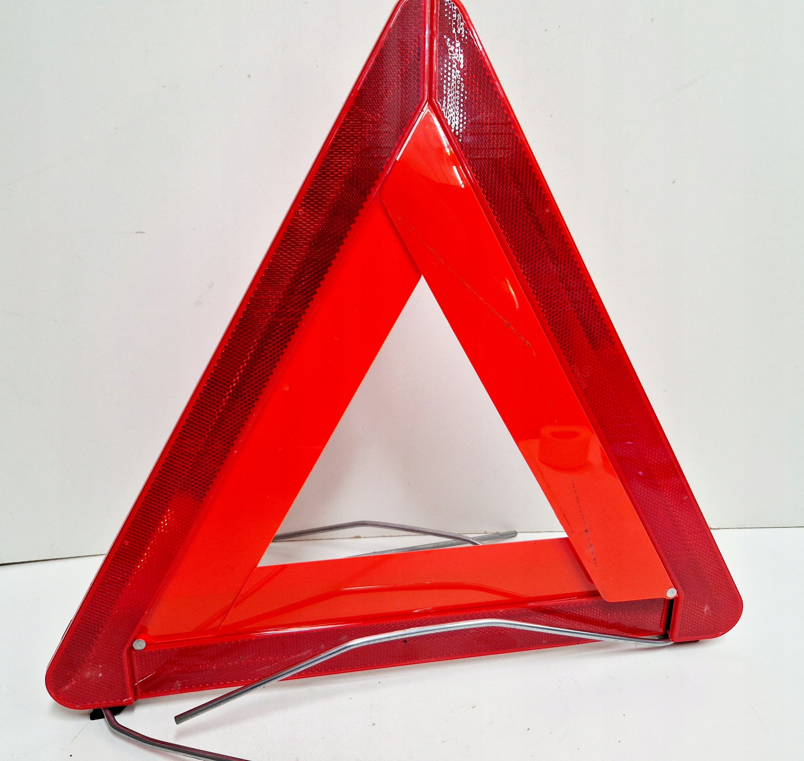 TRÓJKĄT OSTRZEGAWCZY (821/24)