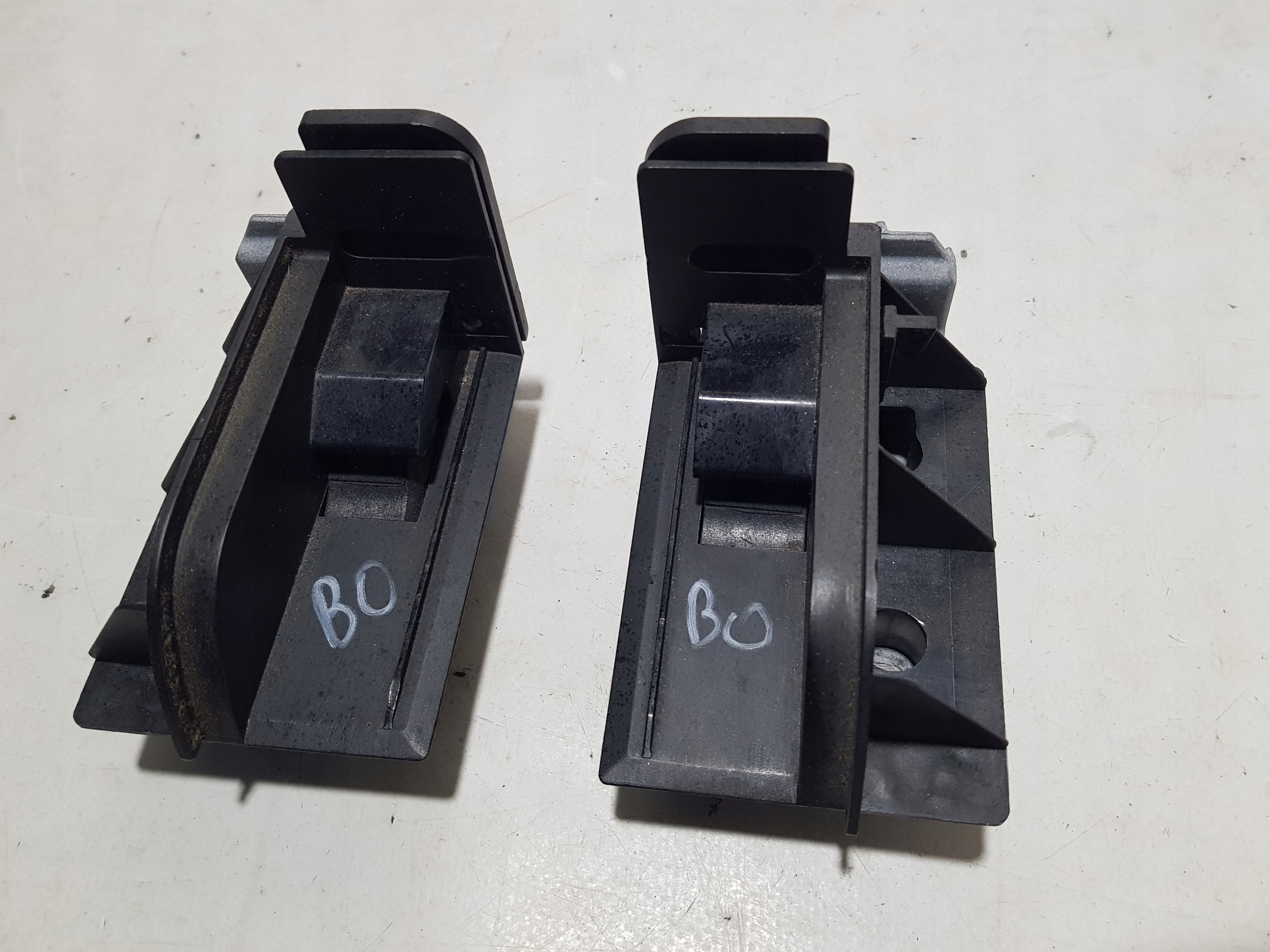 KOMPLET holder lock bracket ROLETY boot BMW X5 F15