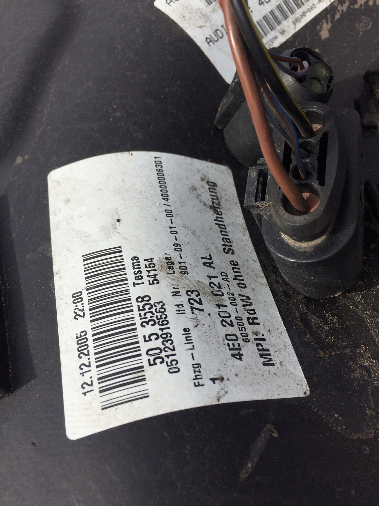 AUDI A8 D3 4.2 MPI fuel tank tank 4E0201021AL