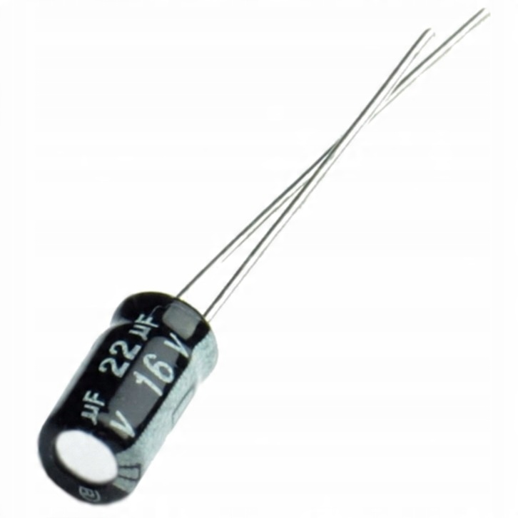 

Kondensator elektrolityczny 22uF 4X7 16V 105C x20