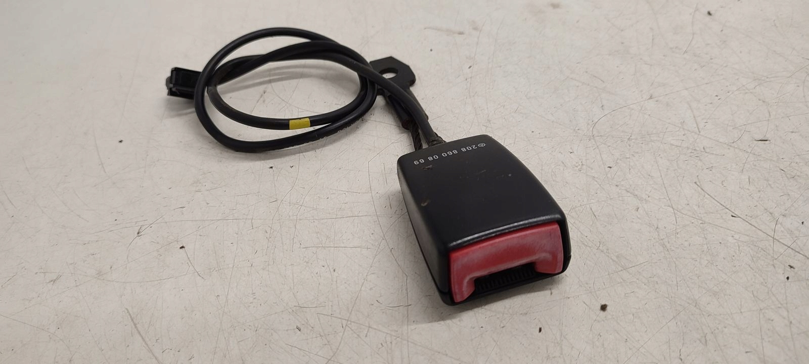 Zapinka supports left front Mercedes W208 2,0 compressor;