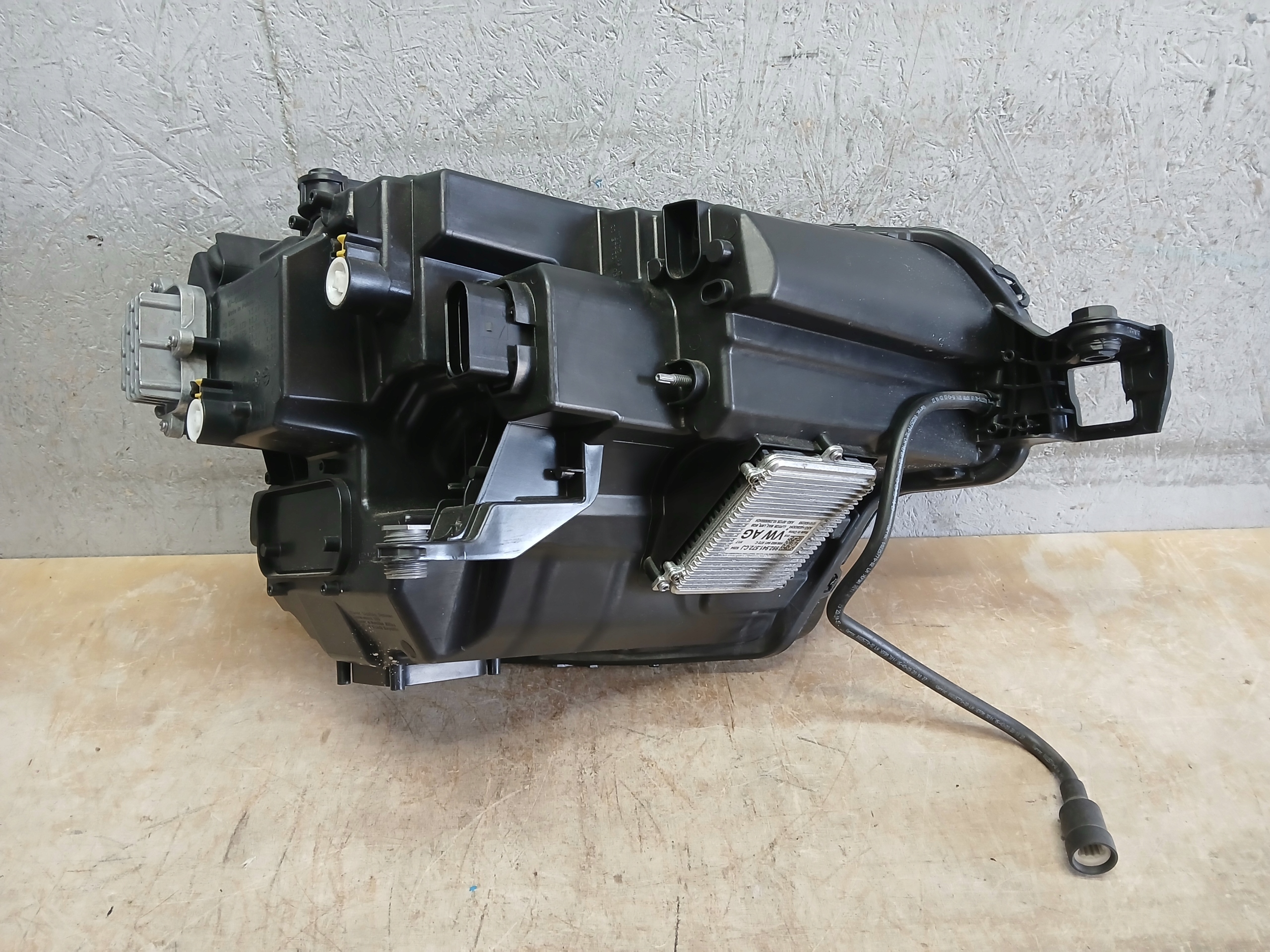 light front left SKODA KAROQ LIFT FULL LED 57B941035B