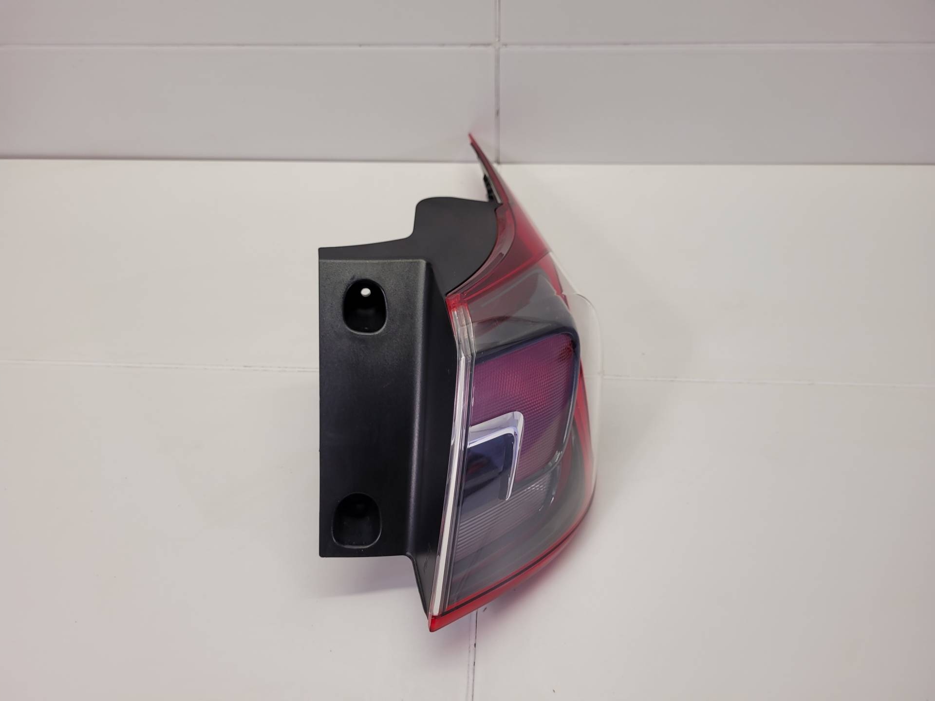 light rear right side Opel Crossland X 2019 2SD.2237