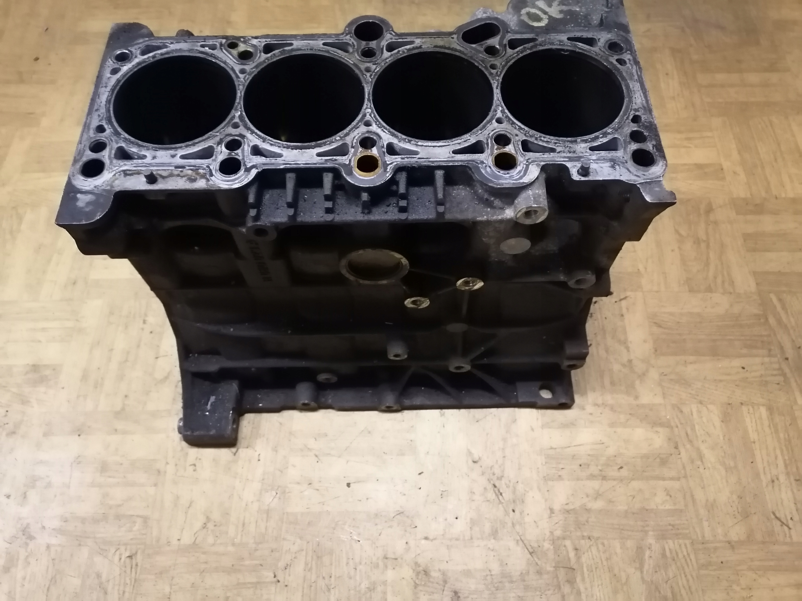 BLOK Motore VW GOLF V PASSAT B6 AUDI A3 R06D023A