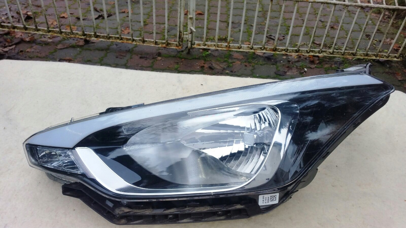 HYUNDAI I20 14-19 LAMPA LEWA BEZ LED U009GBLX 92101C8000