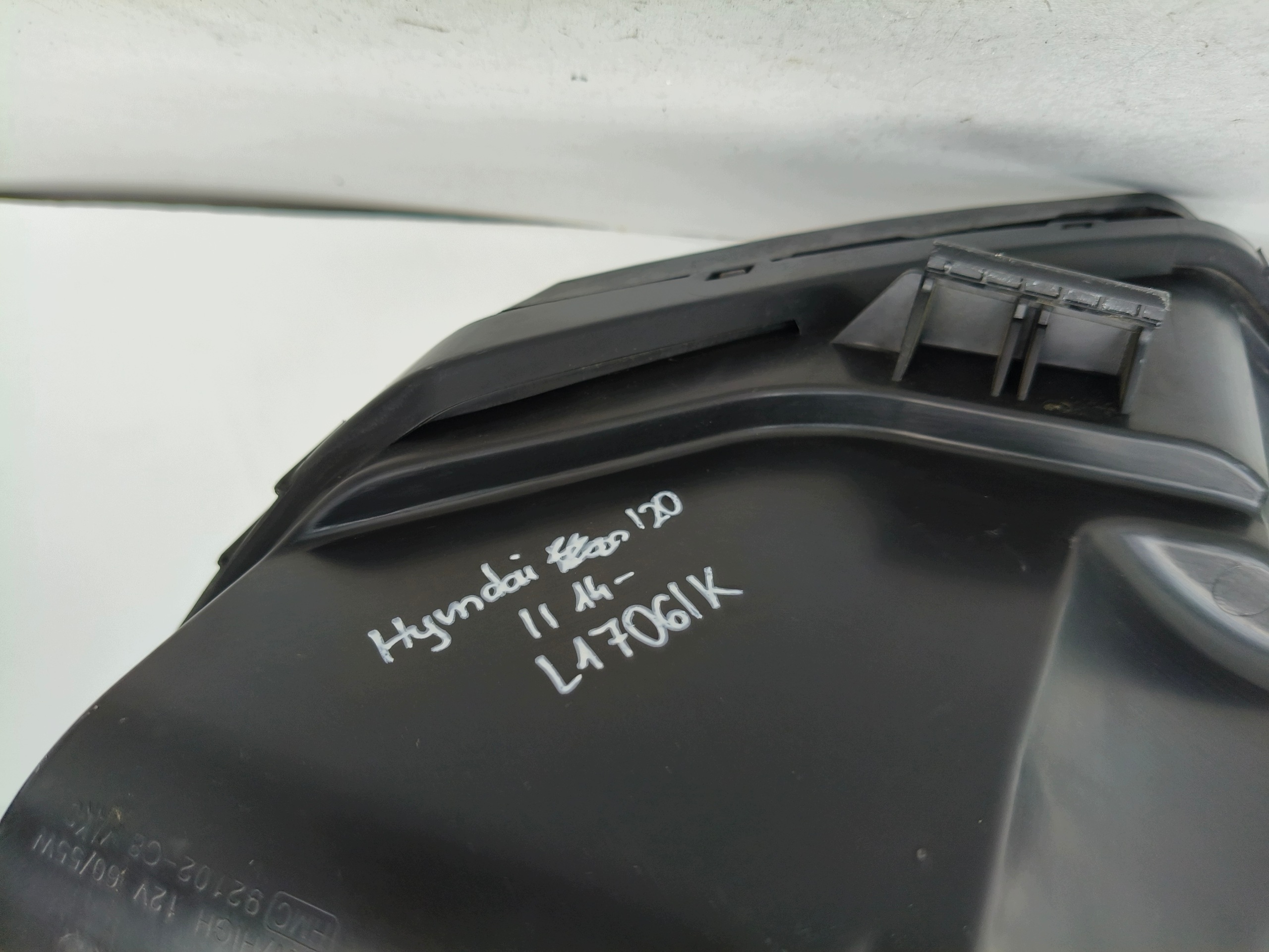 light right REFLEKTOR HYUNDAI I20 II 14