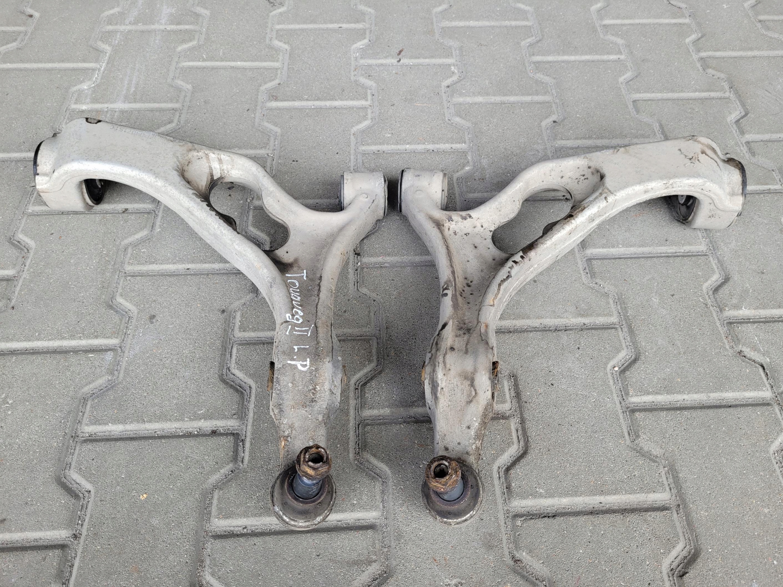 arm front front left right lower VW TOUAREG II 2 7P 3.0 TDI