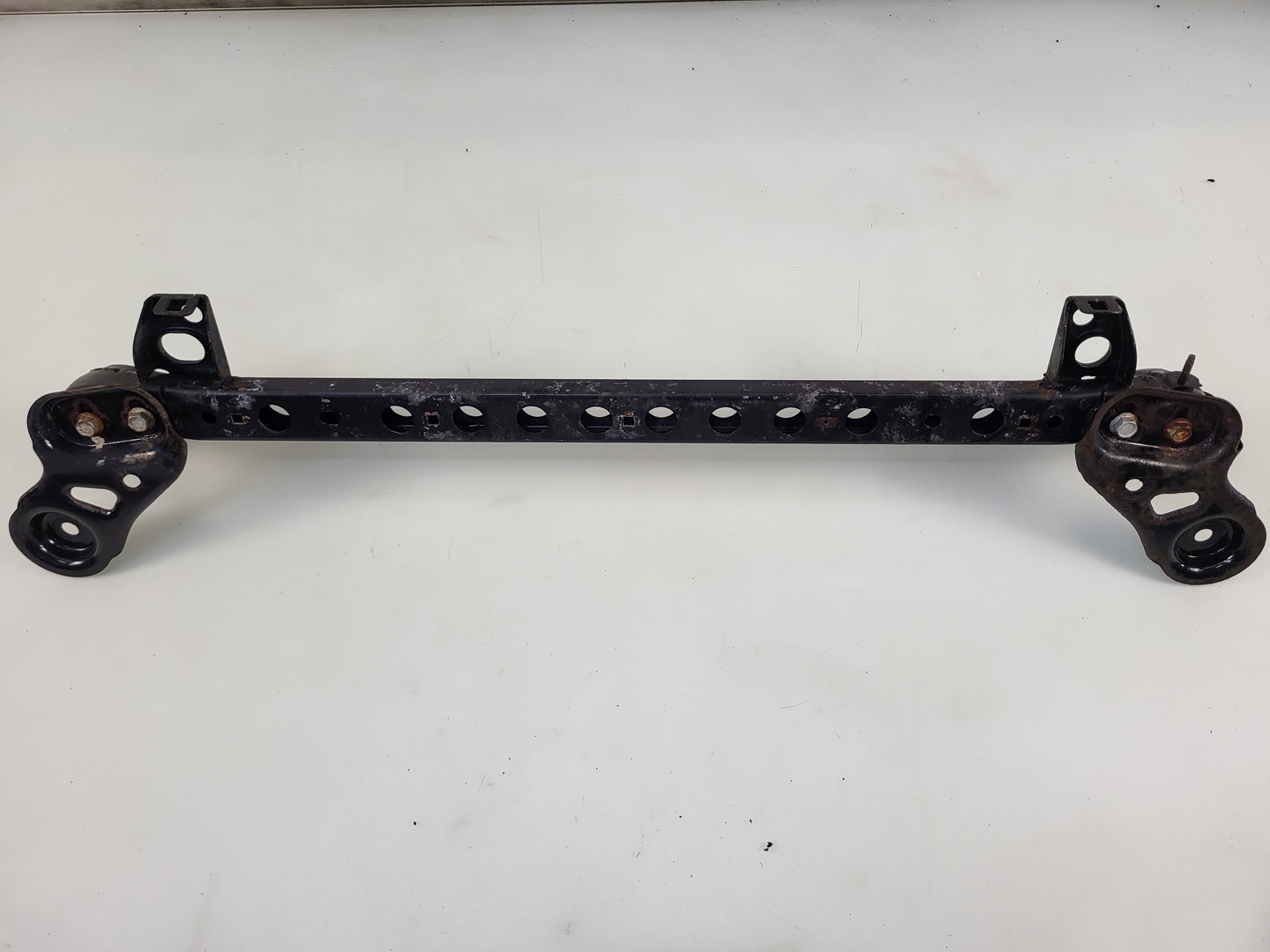 pillar of a bumper front sider front lower OPEL INSIGNIA B 84316408