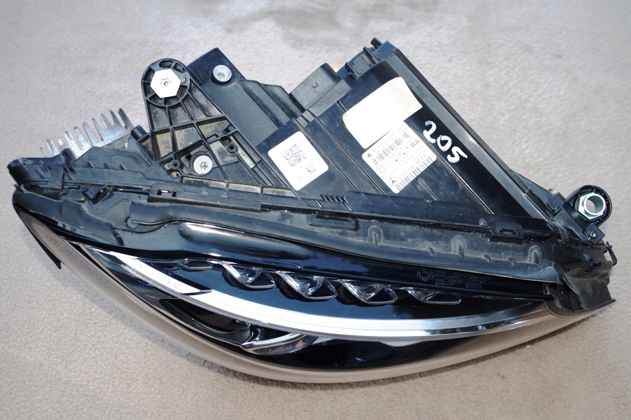 MERCEDES C W205 A2059063204 LAMPA ILS FULL LED SKRĘTNA Marka Mercedes