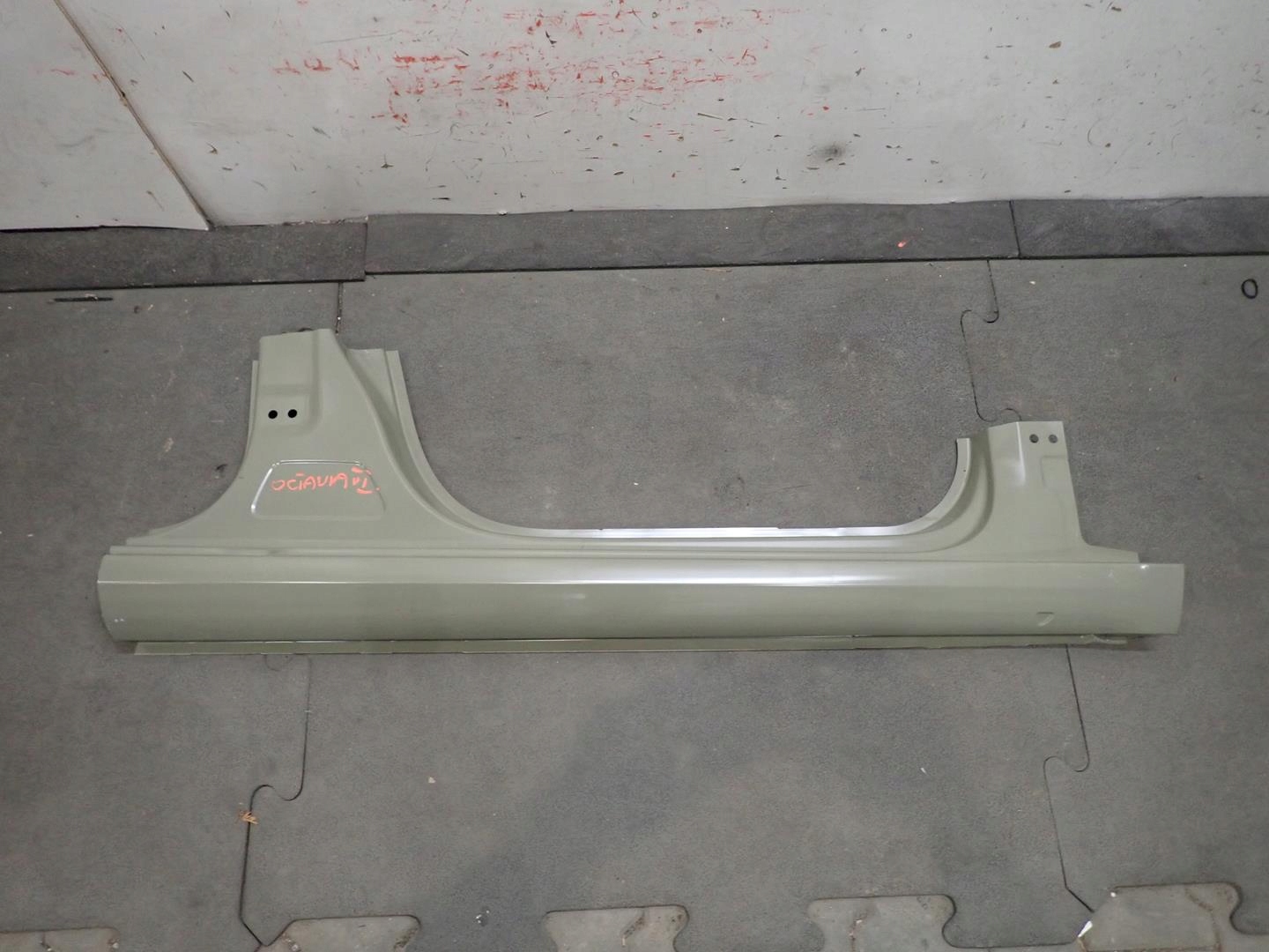 Порог правый SKODA OCTAVIA III 2012-e