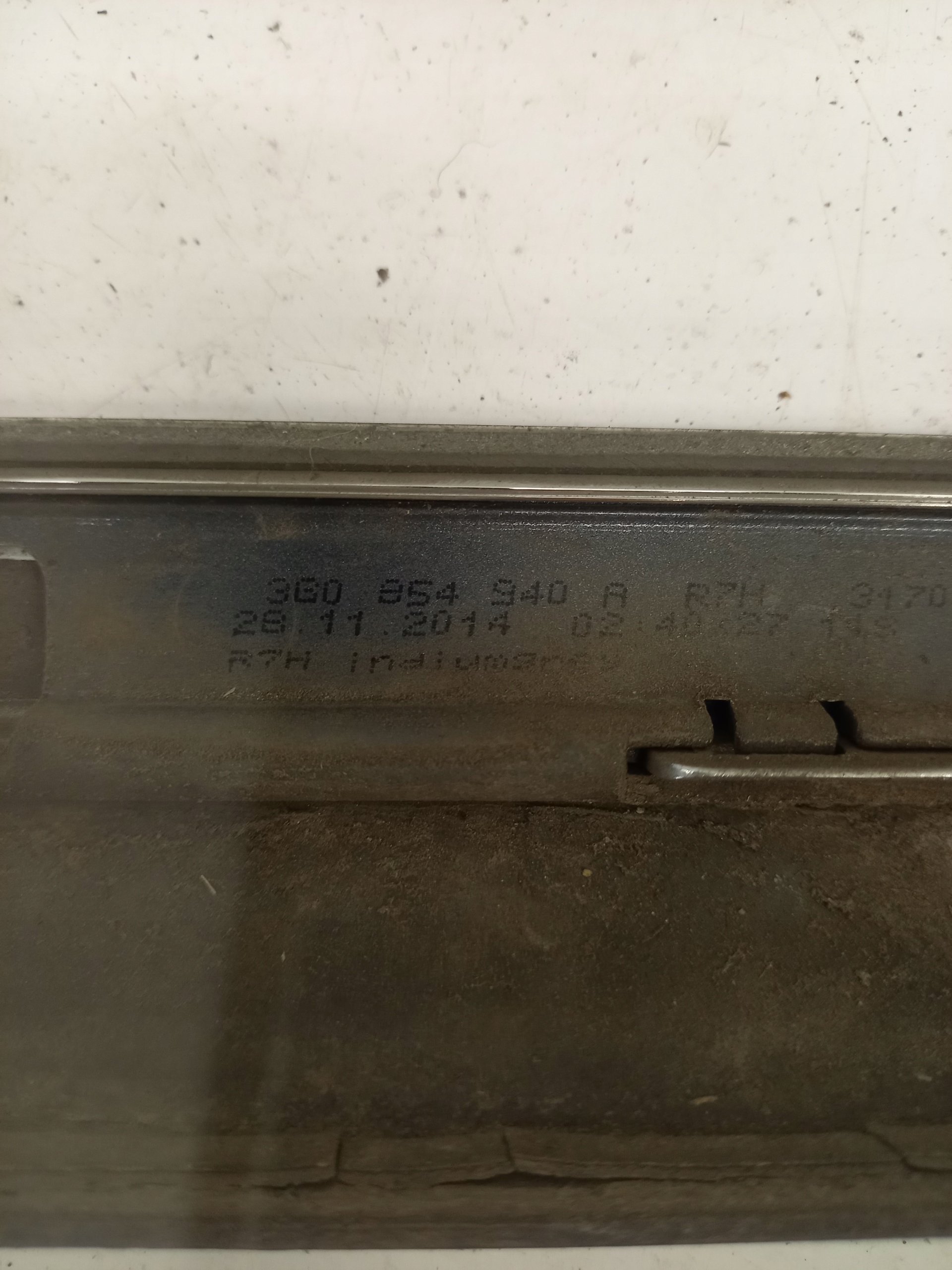 moulding door right front VOLKSWAGEN PASSAT B8 3G0854940A