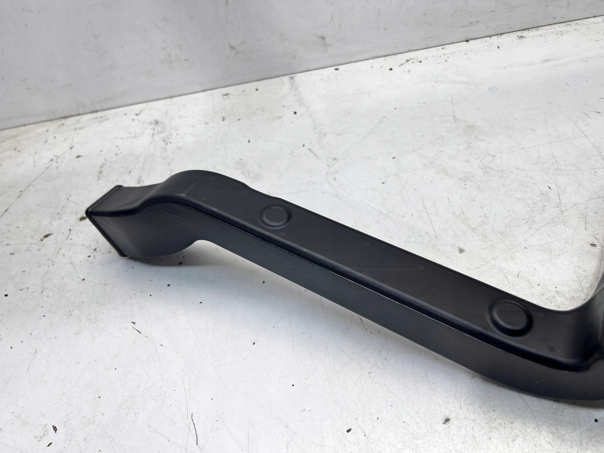 drain POWIETRZNY left AUDI Q4 E-TRON 1EA819801