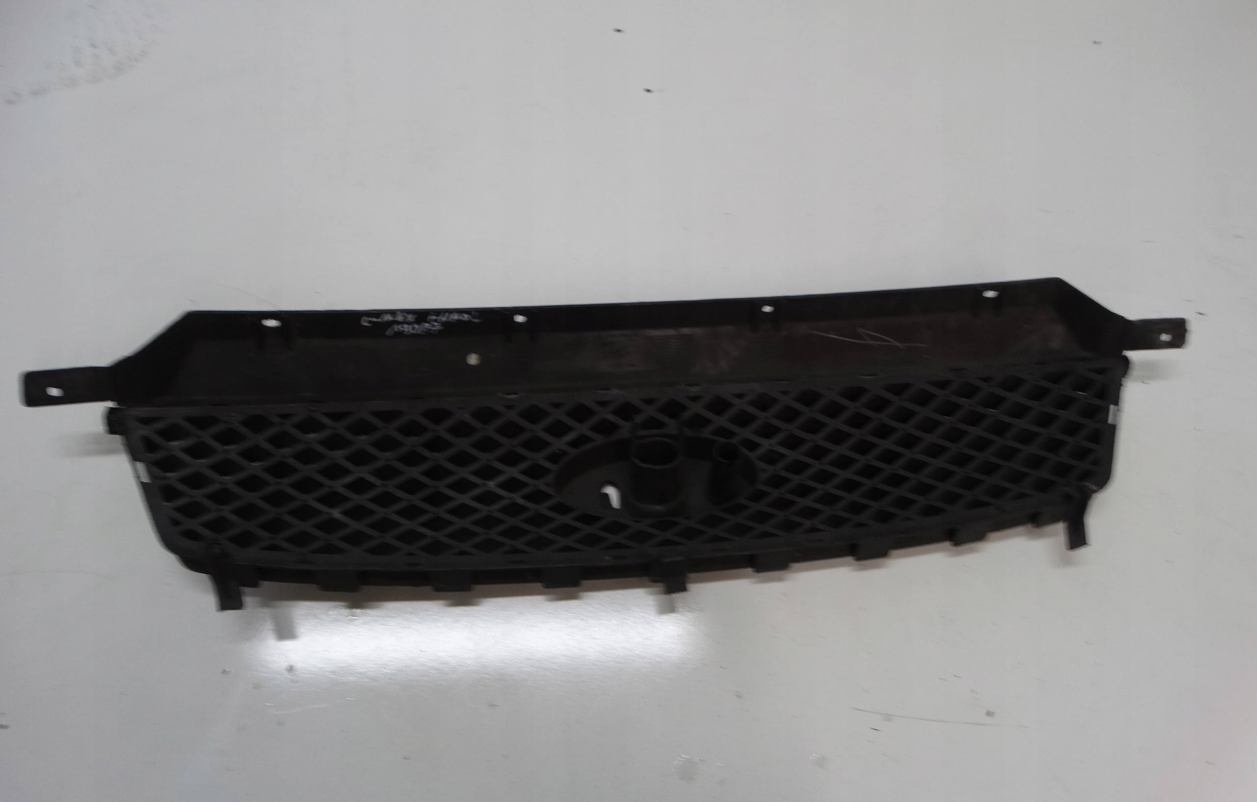 grill grille radiator FORD C-MAX 3M51-R8138