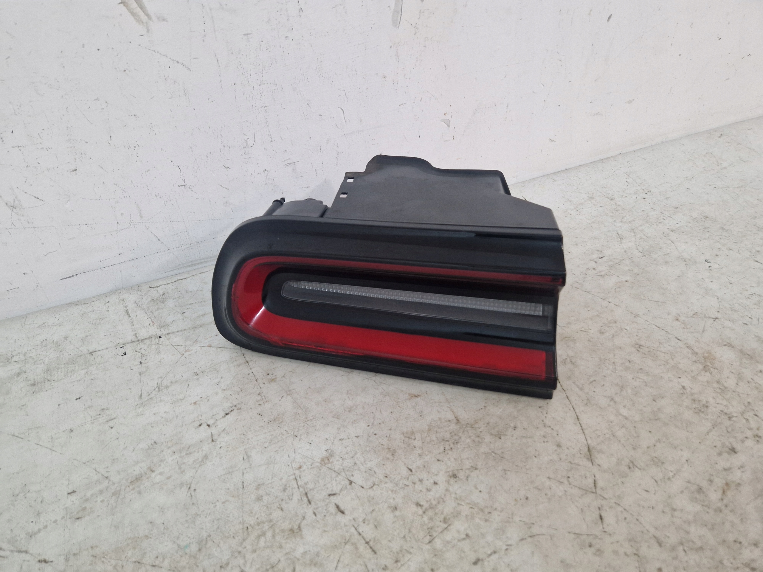 DODGE CHALLENGER LIFT 15- light left rear part rear 68510771AA