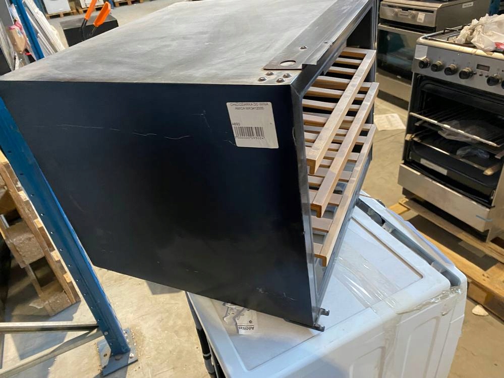 CHŁODZIARKA DO WINA AMICA WK341200S uszkodzone X852 Funkcje oświetlenie wewnętrzne LED