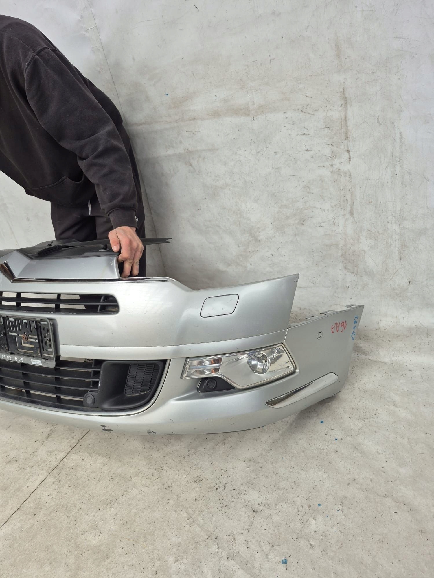 CITROEN C5 II X7 08- bumper front front 6XPDC SPR 9681052477