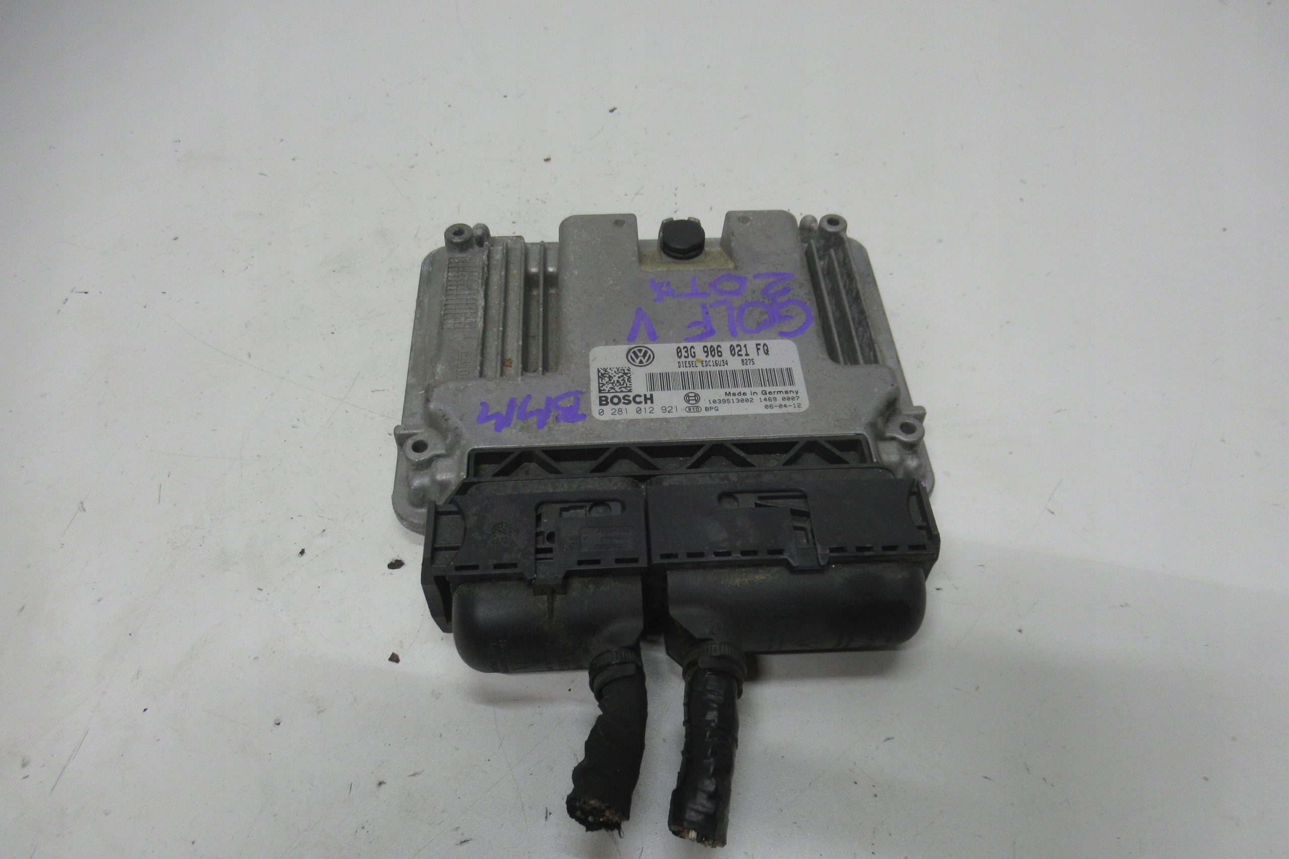 VW GOLF V control unit of the engine 03G906021FQ 0281012921