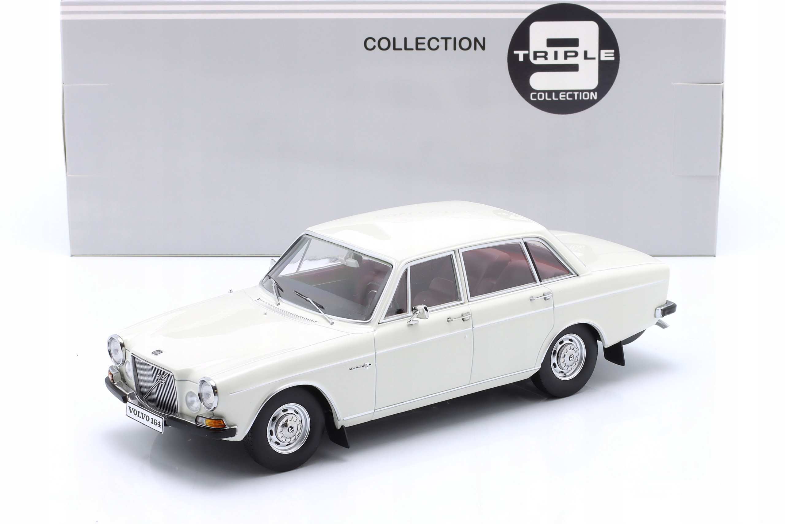 TRIPLE9 Volvo 164 1970 Cascade White 1:18