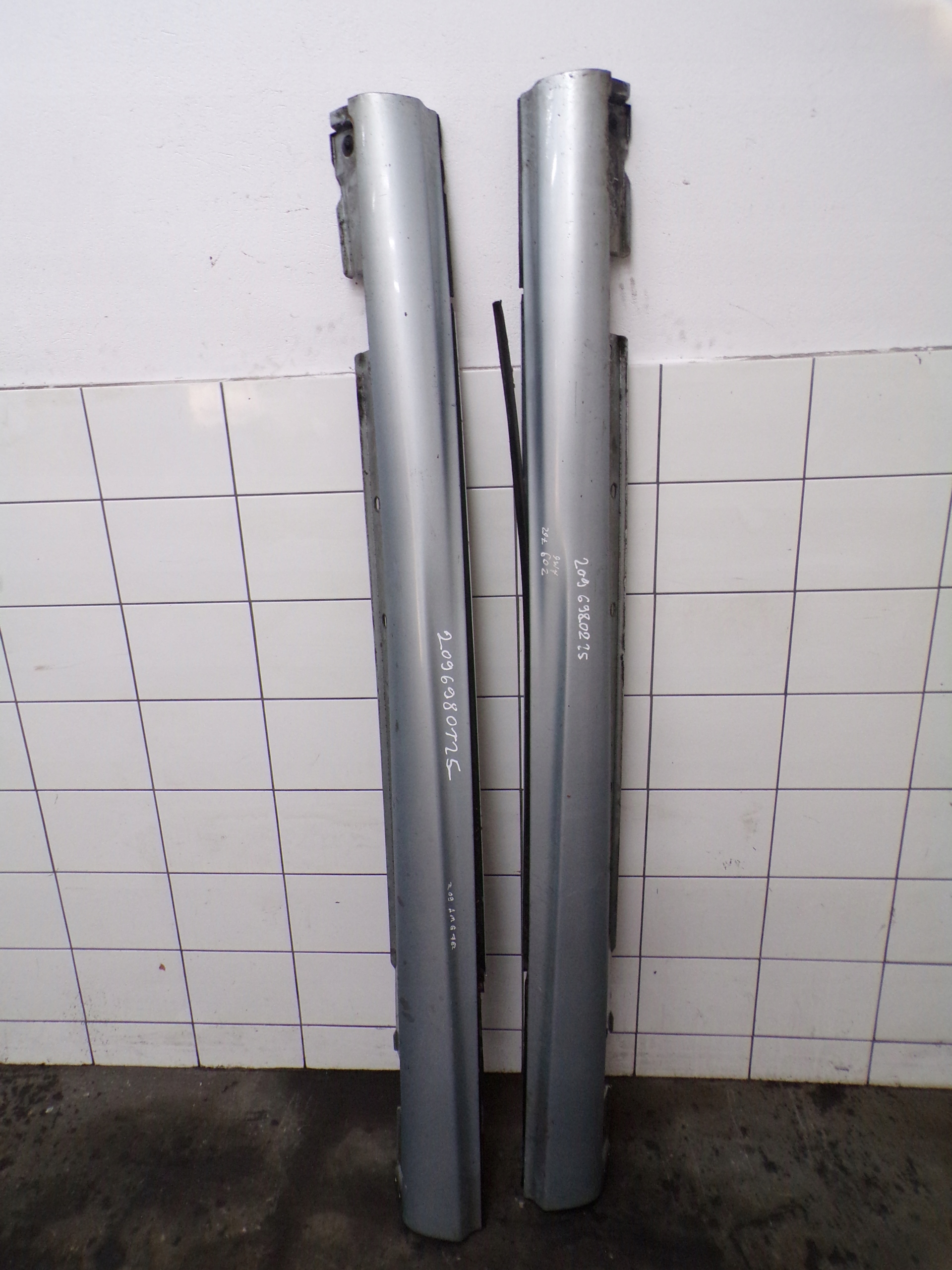 PRÓG PLASTIKOWY PRAWY LEWY MERCEDES W209 CLK AMG