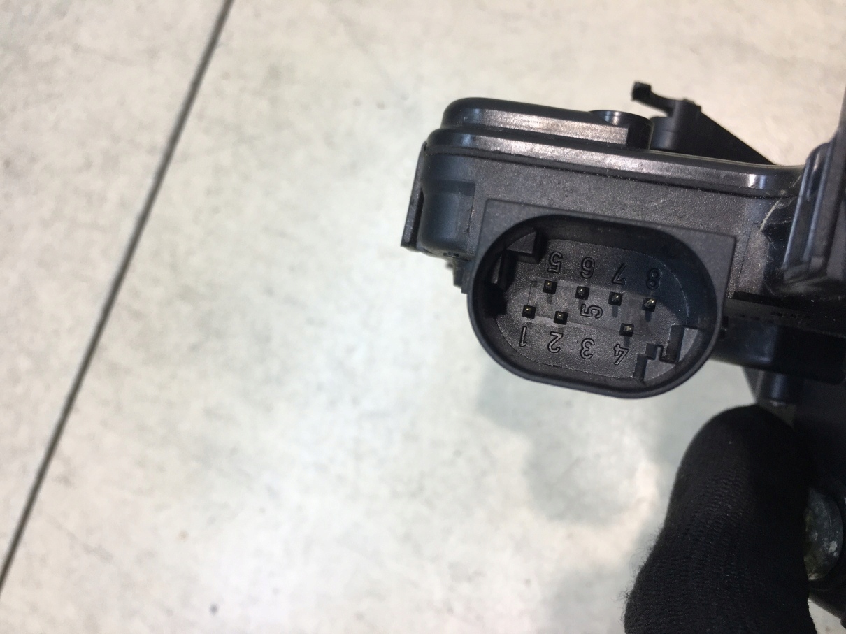 lock door right rear part BMW E46 FL 7 PIN