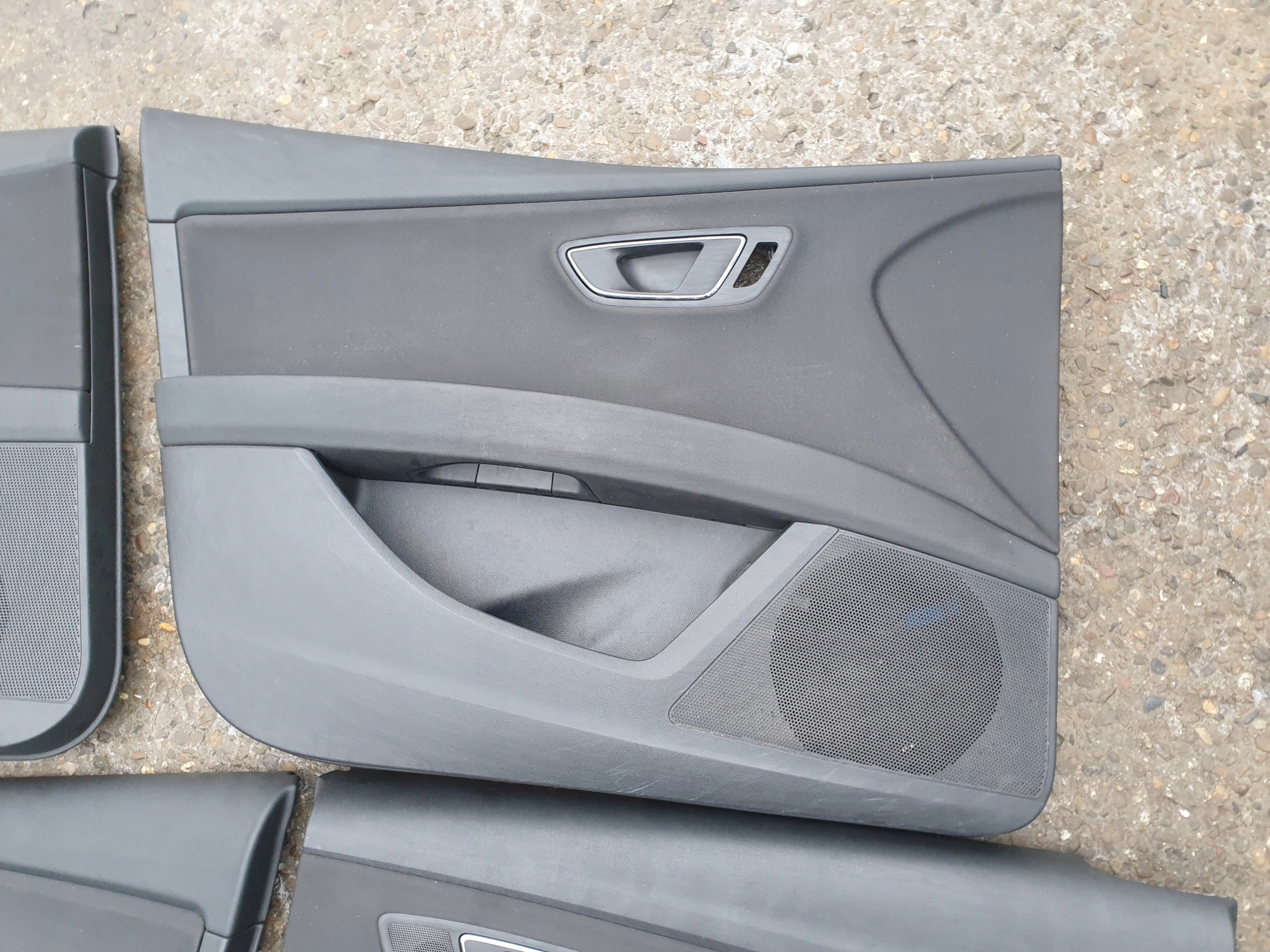 side upholstery for door SEAT LEON 3 III 5F 2013- KOMBI