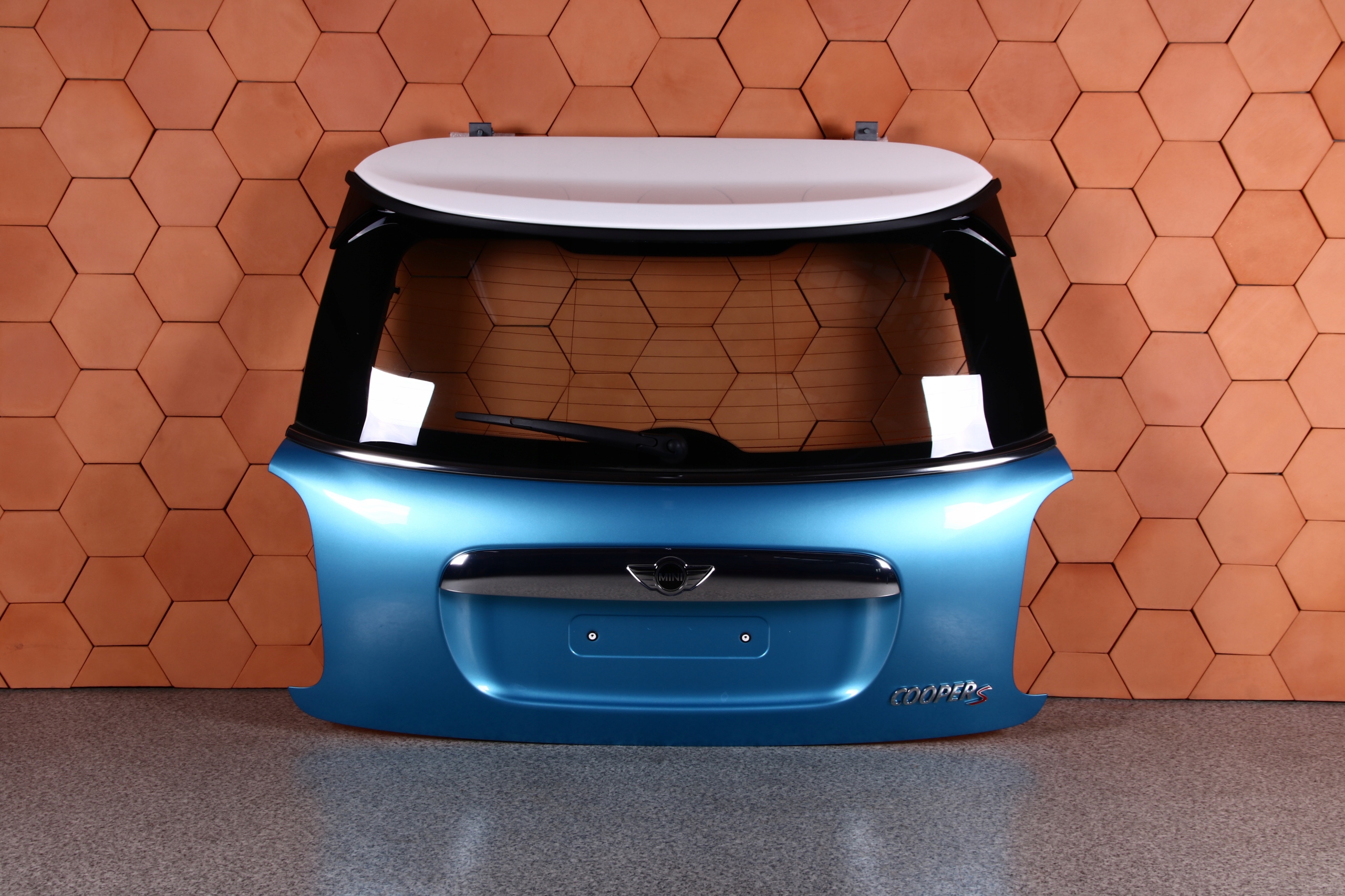 MINI COOPER F56 KLAPA TYŁ TYLNA BAGAŻNIKA B86