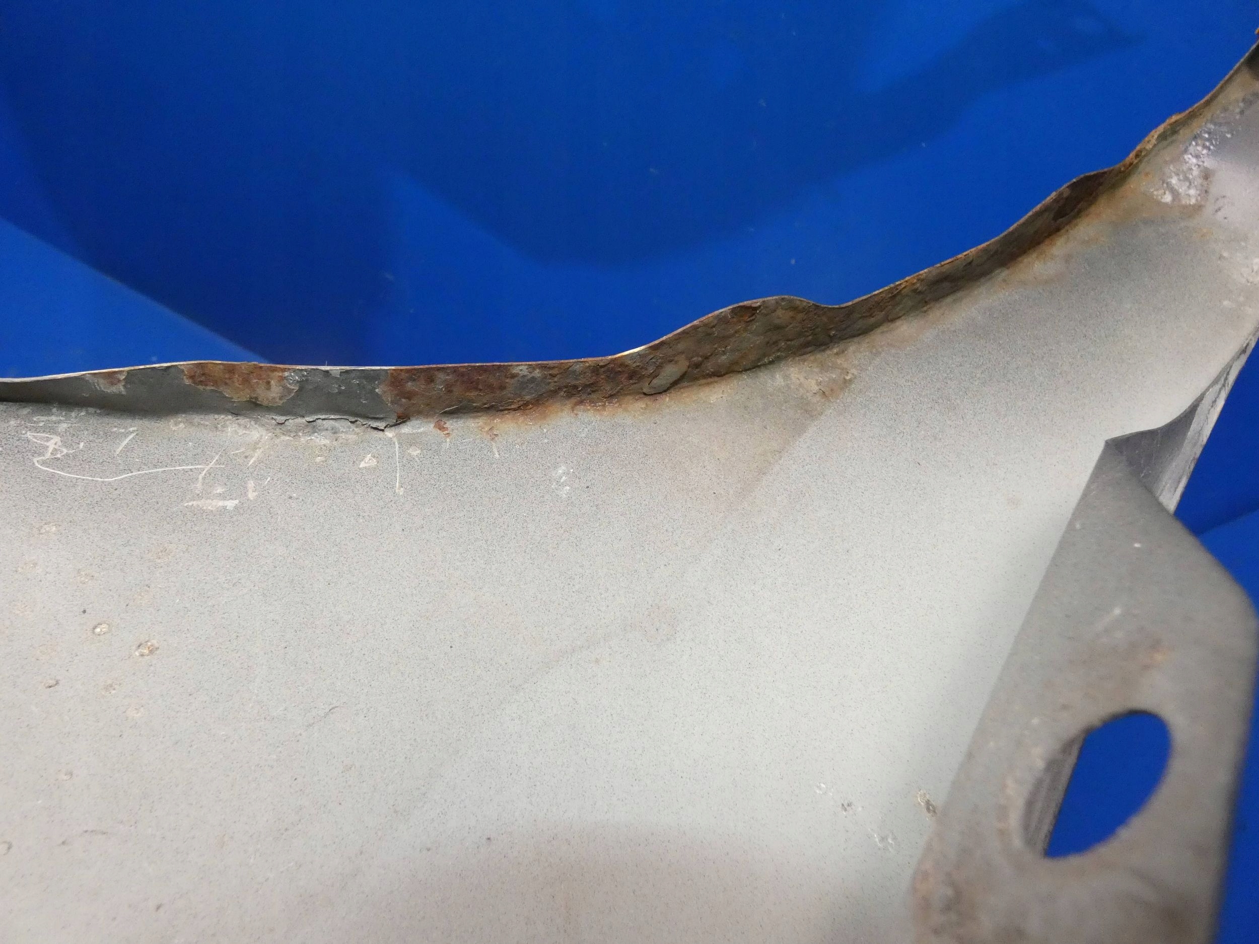VOLVO XC60 and fender left front front - STAN as for FOTO