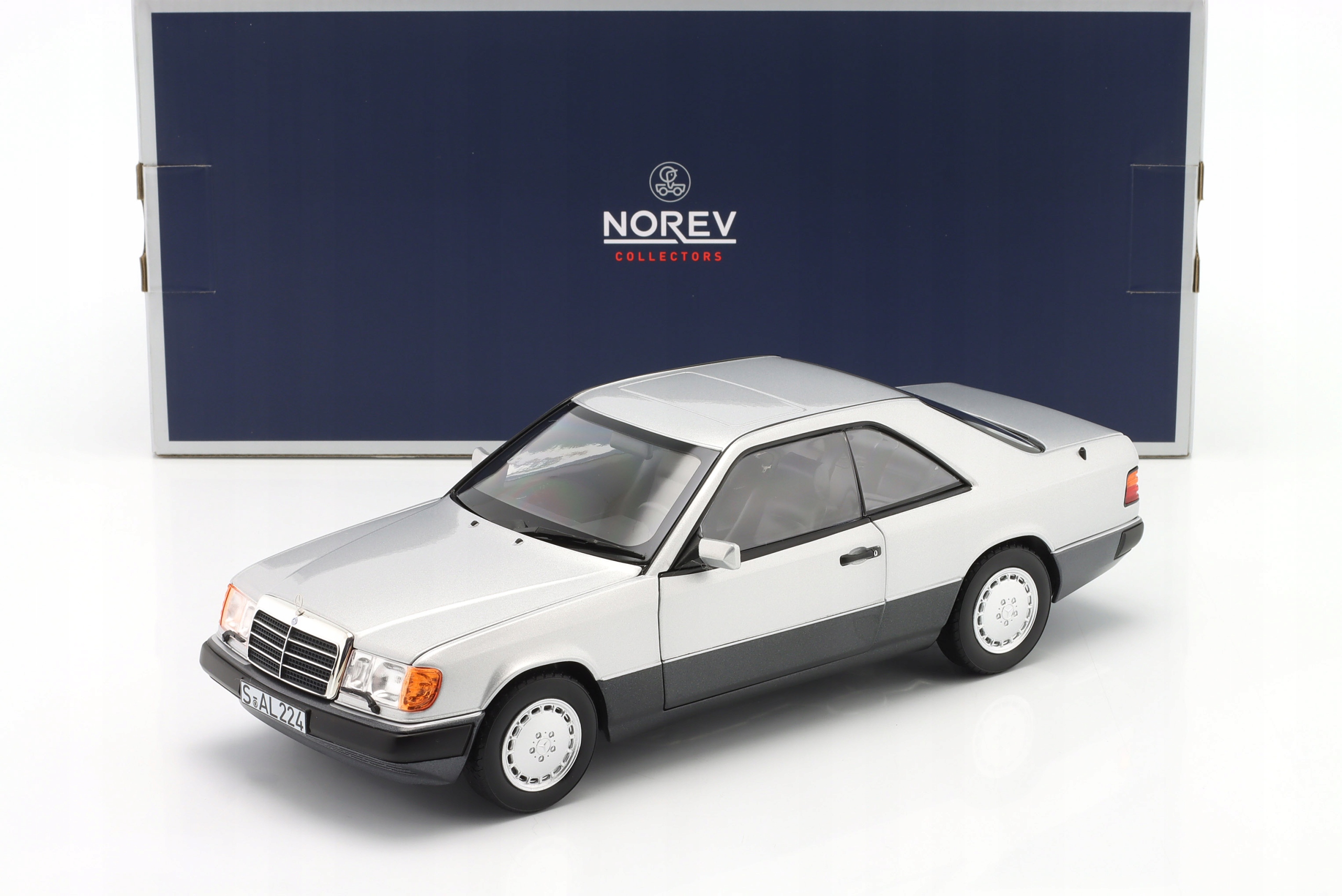 Norev Mercedes-benz 300 CE-24 Coupe (C124) 1990 Silver 1:18