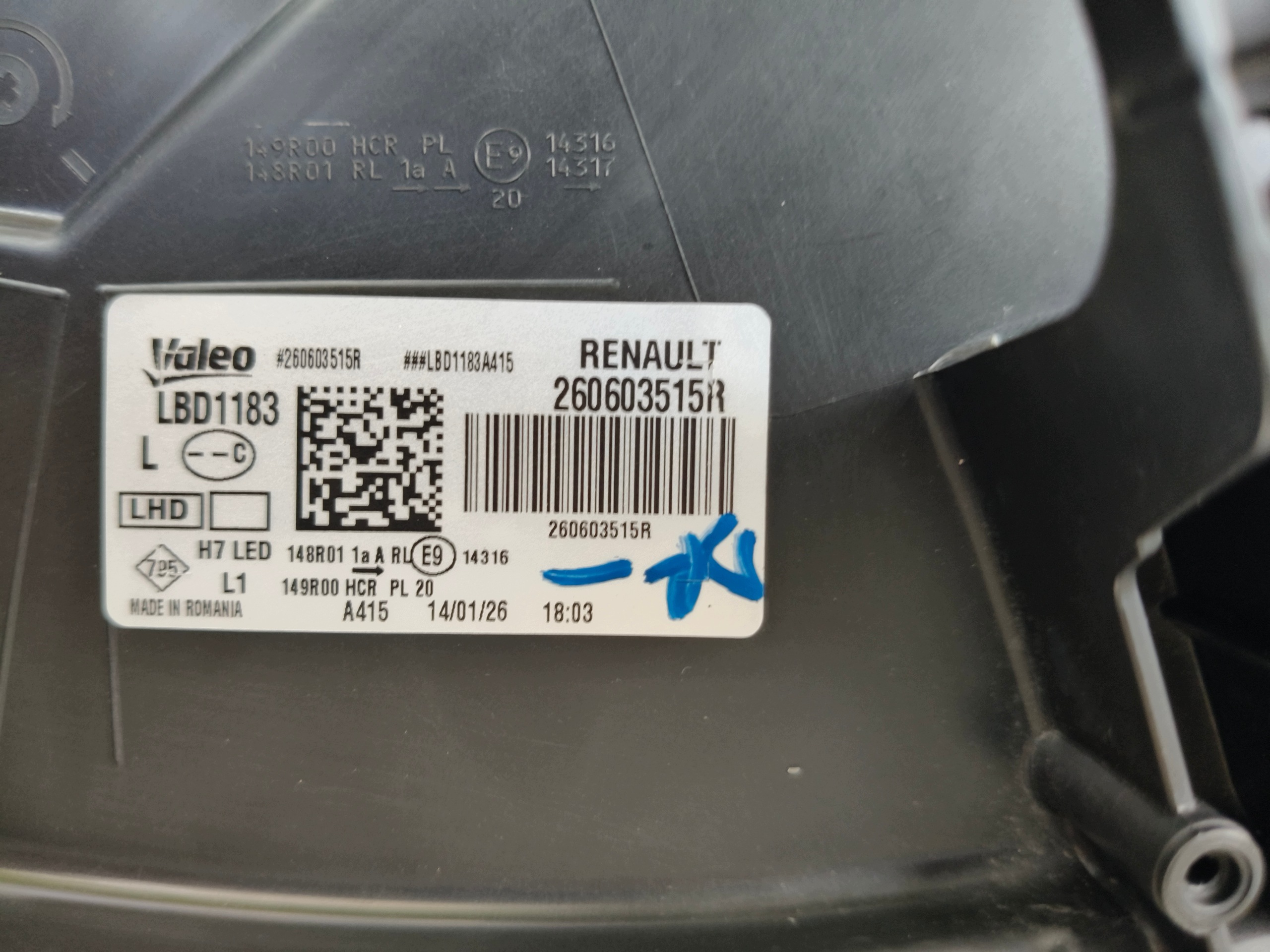 feu gauche REFLEKTOR DACIA DUSTER III 24- FULL LED