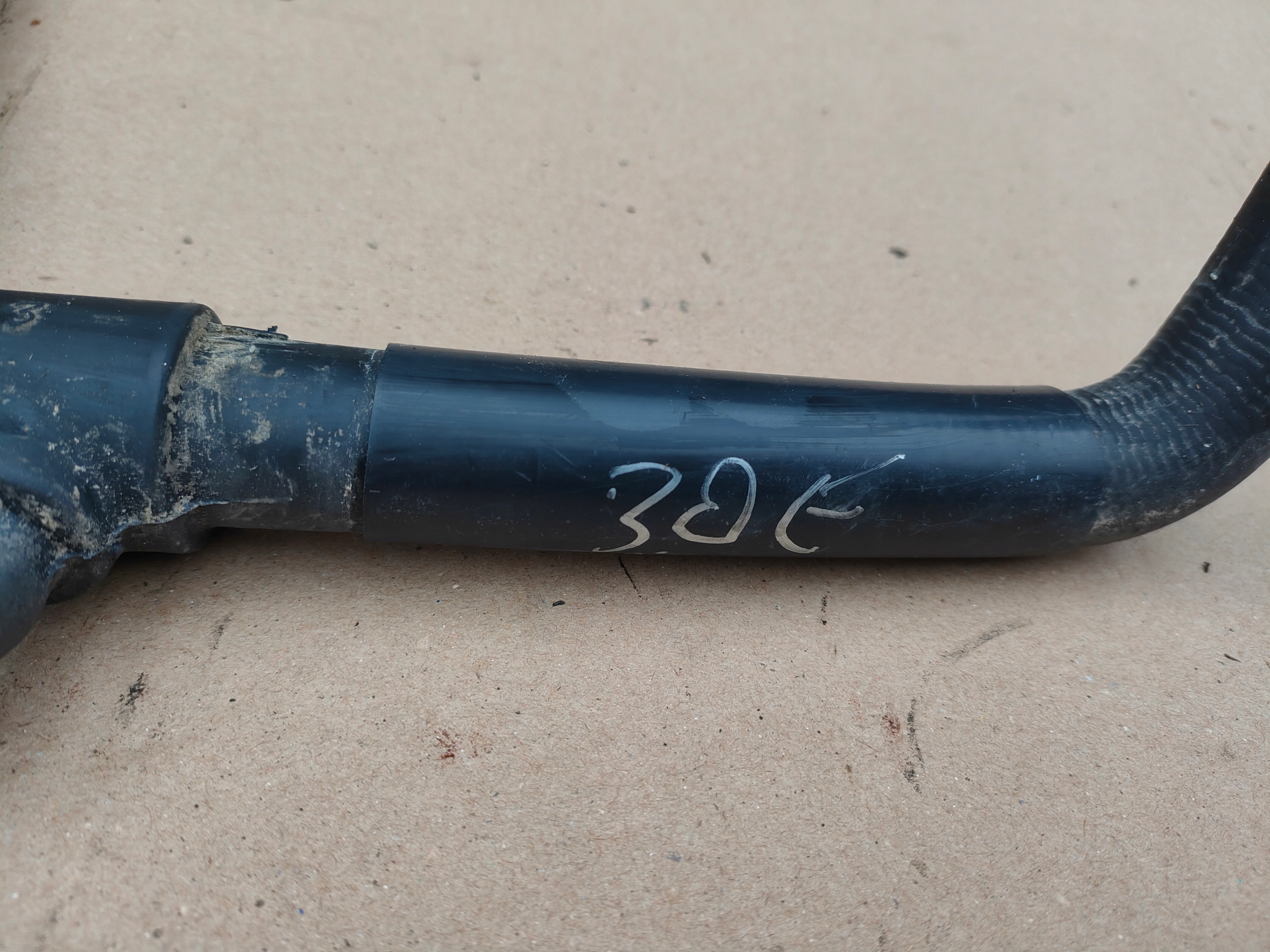 mercedes w124 crijevo prijenos vode 1248302496