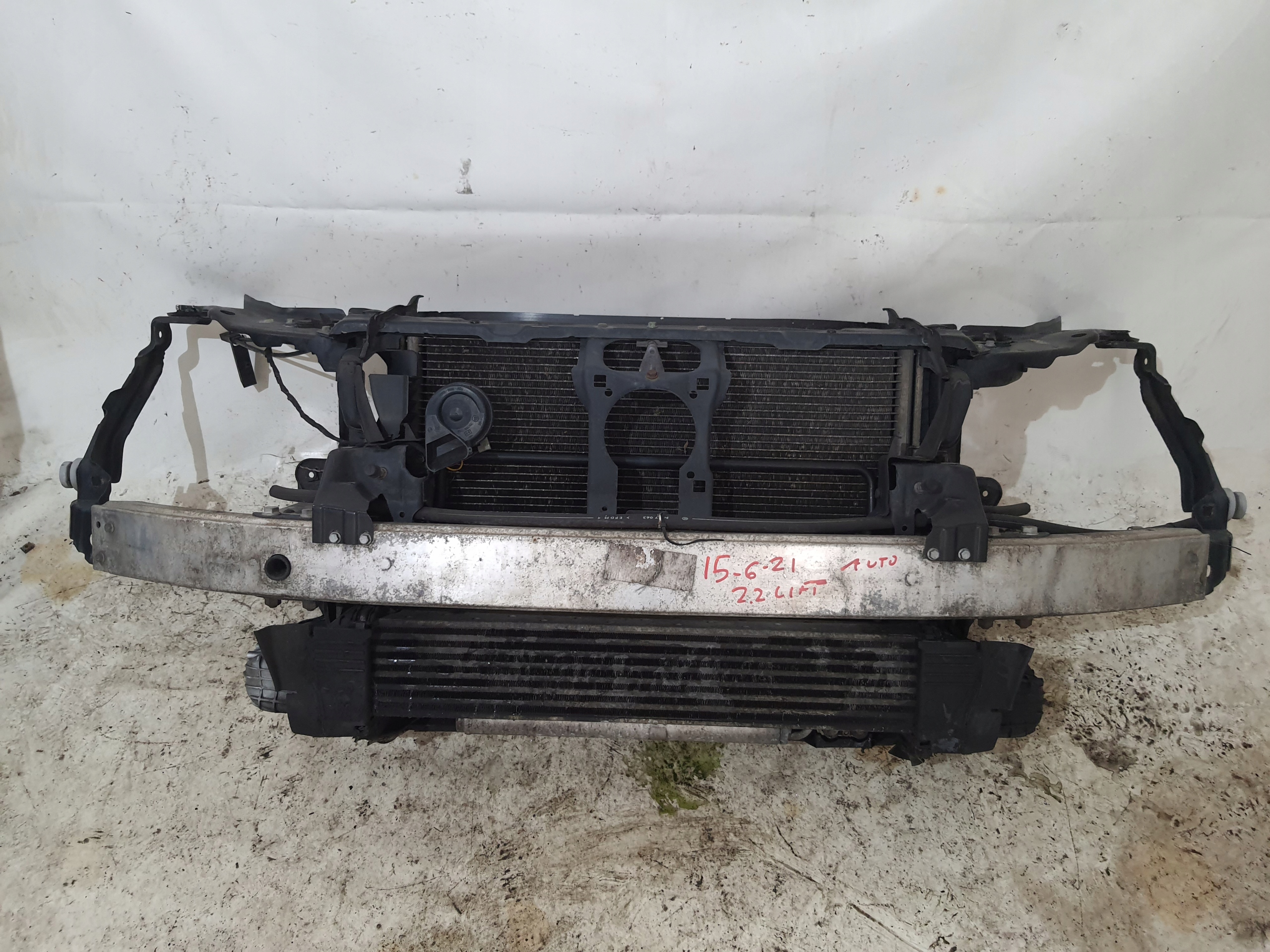 MERCEDES E-KLASA W211 06-08 support panel for radiators 2.2CDI