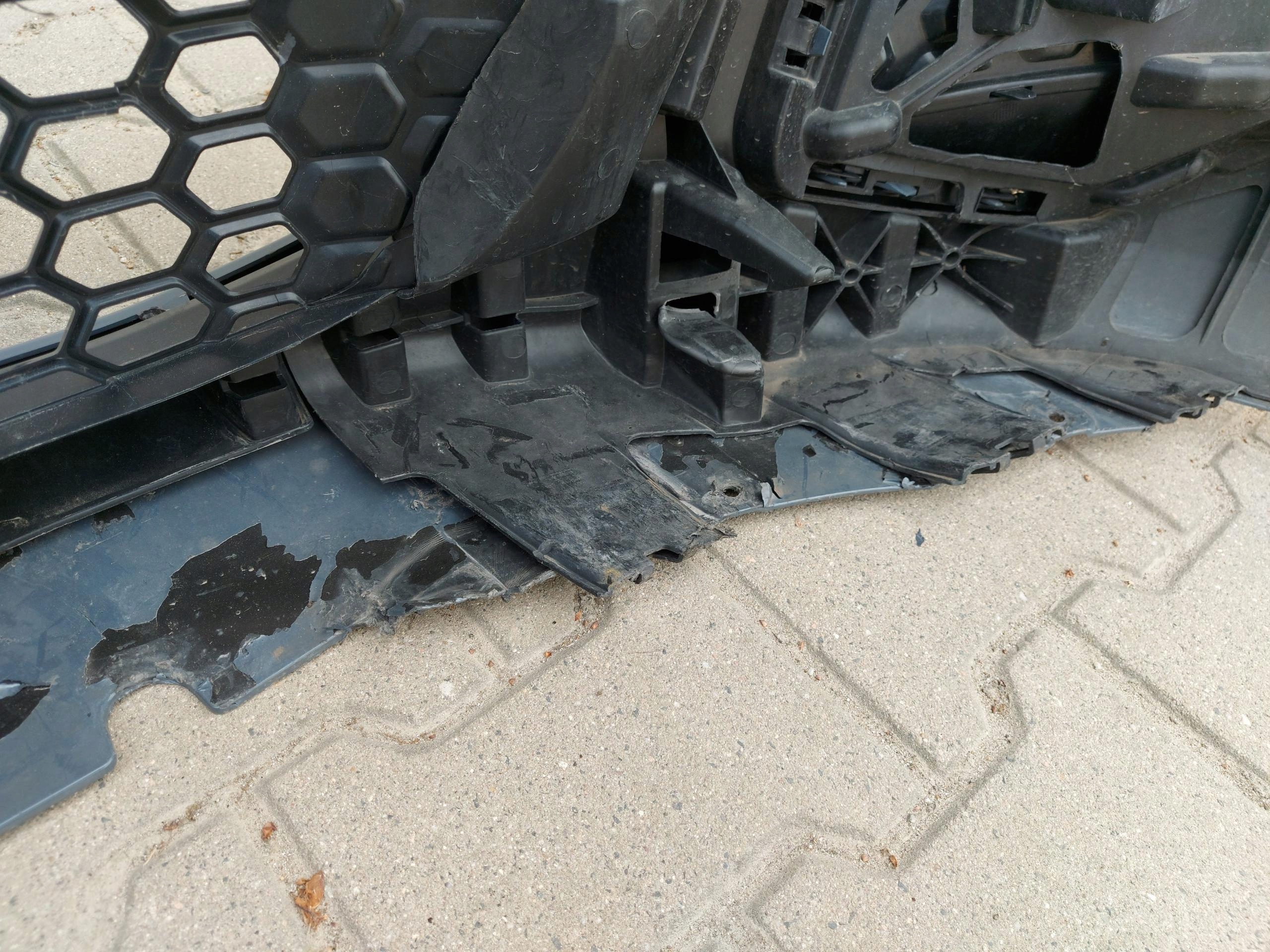 BMW U06 220d bumper front front grey C3N