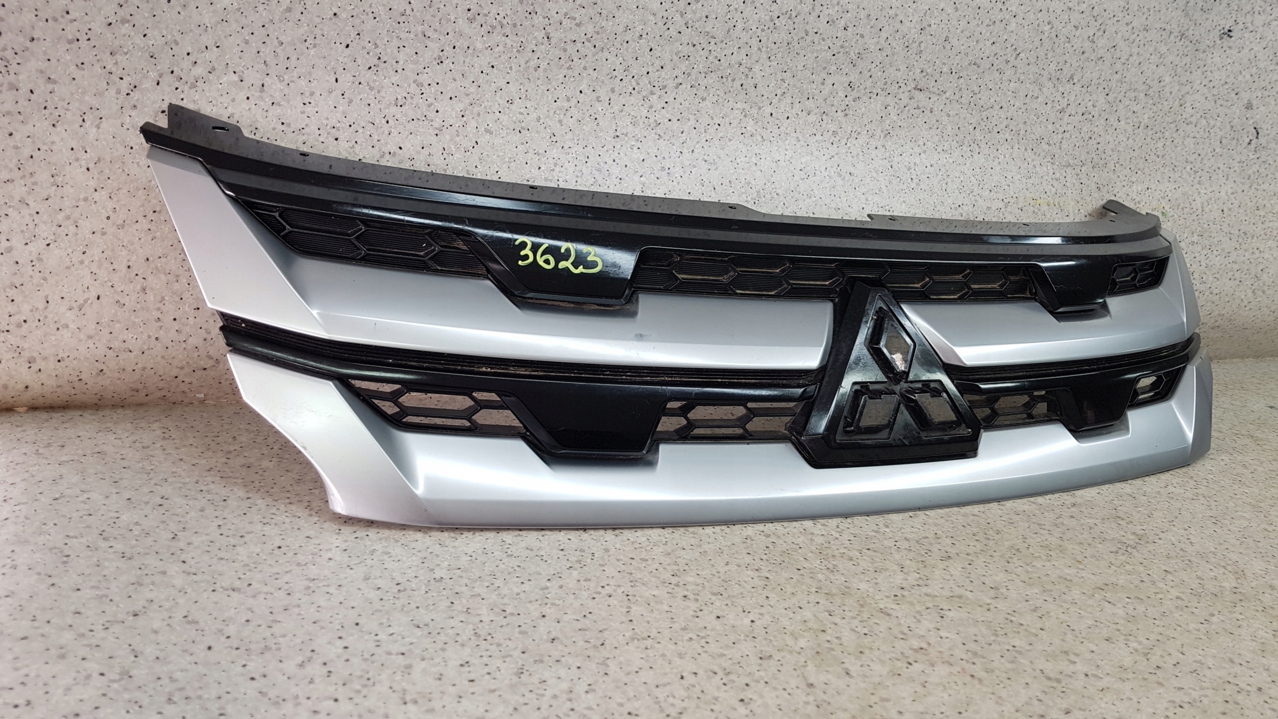 MITSUBISHI OUTLANDER III SPORT 2019 - front PREKLADgrill bumper front 3623