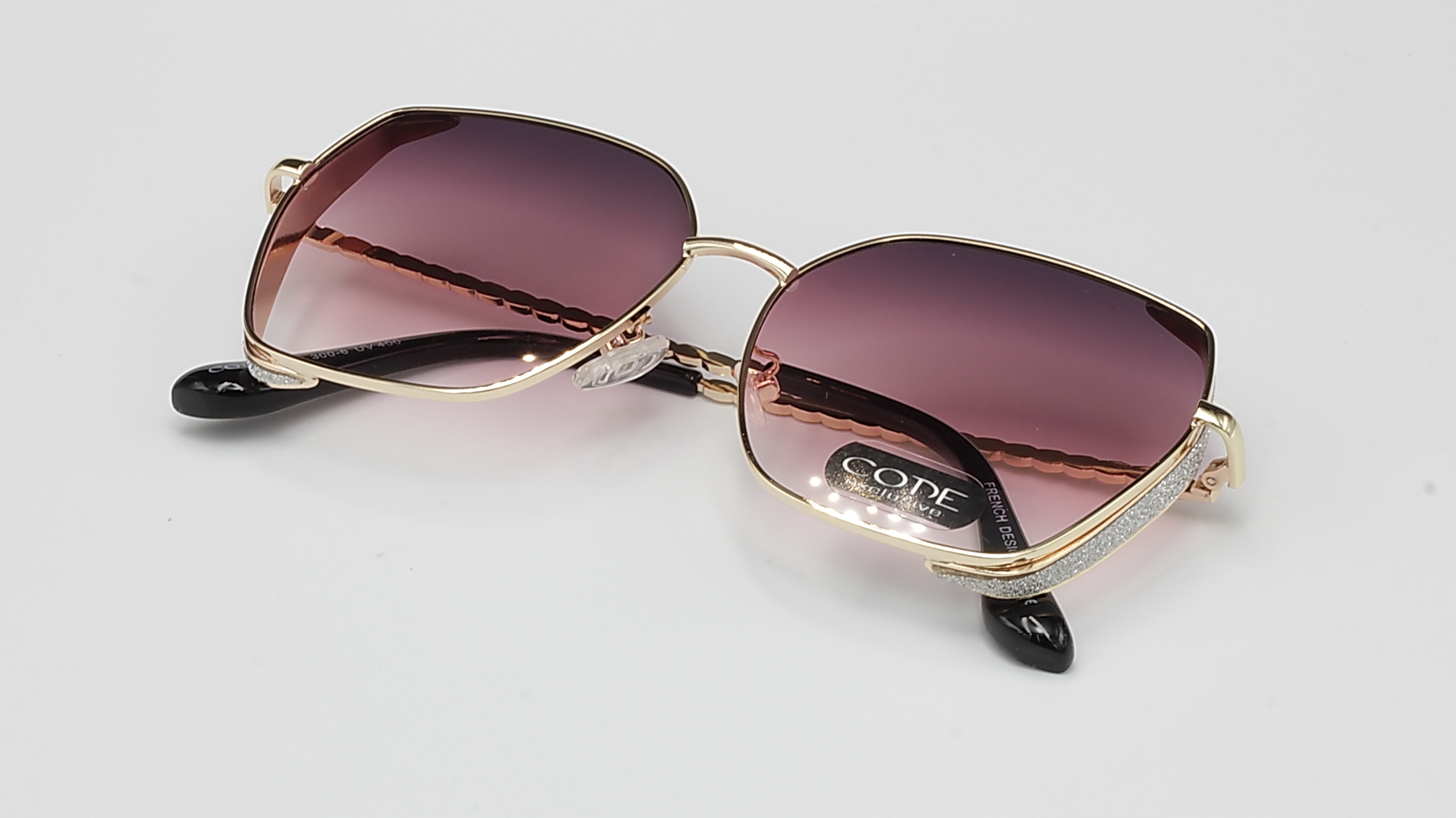 OKULARY PRZECIWSŁONECZNE DAMSKIE CIENIOWANE ETUI Materiał oprawki metal