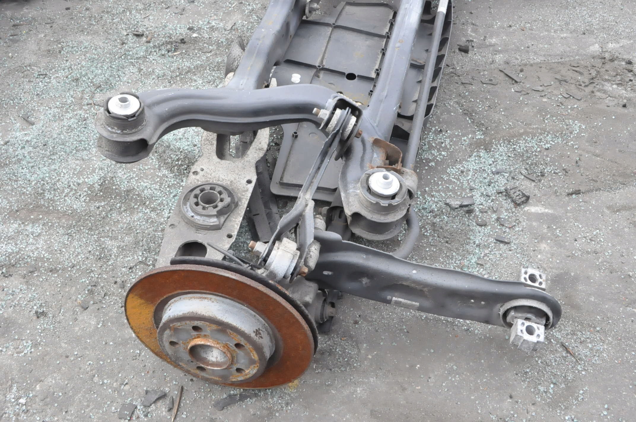 MERCEDES GLA W156 2.2 CDI ZAWIESZENIE BELKA TYŁ 2463509501 Typ samochodu Samochody osobowe