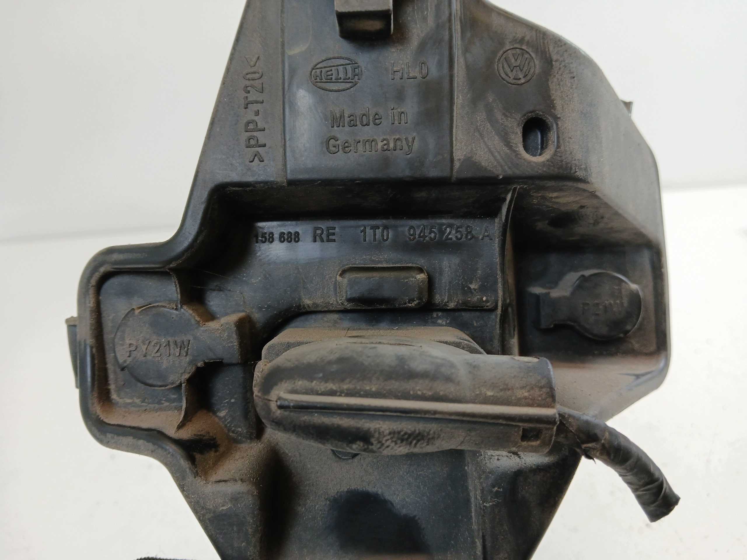 VW TOURAN and light housing right rear part 1T0945258A