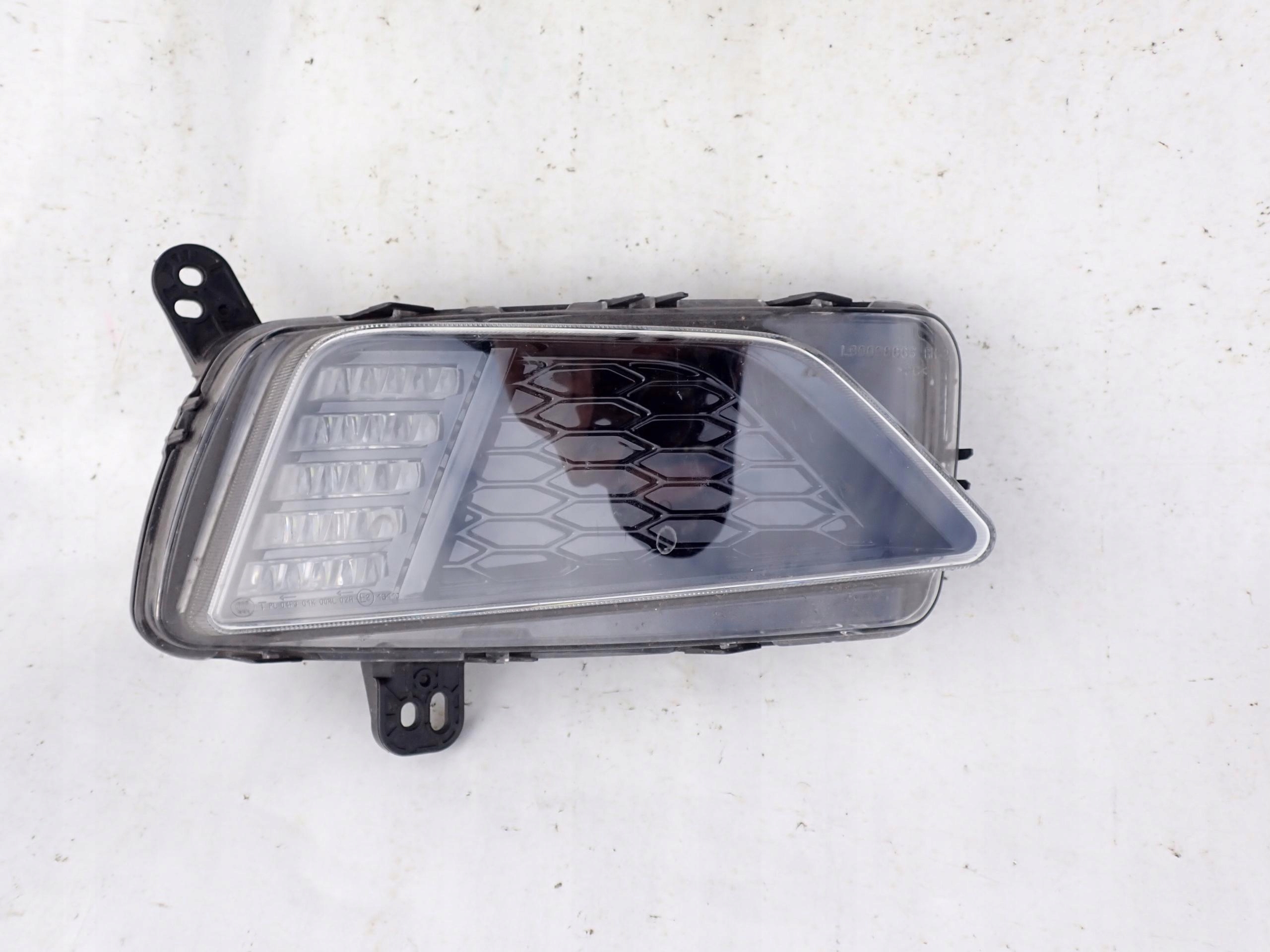 VW POLO 2G0 17- Nebelscheinwerfer LED DRL rechts