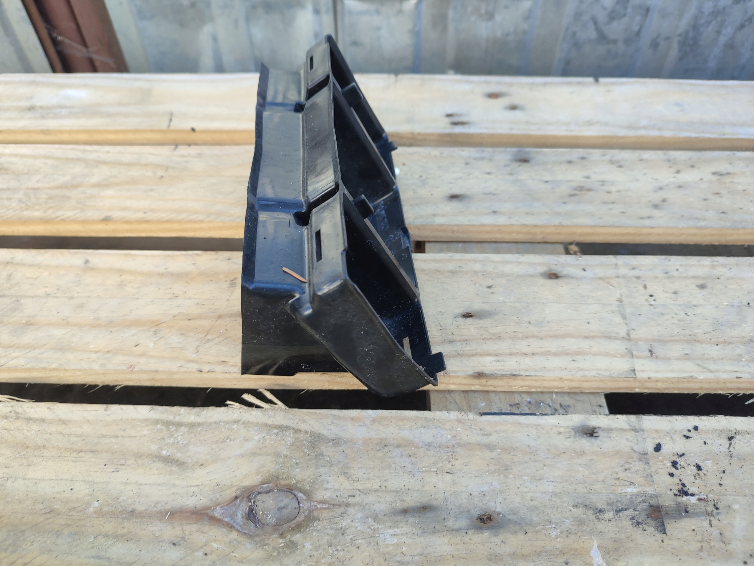 drain air AUDI A4 B8 A5 8T 8K0819513