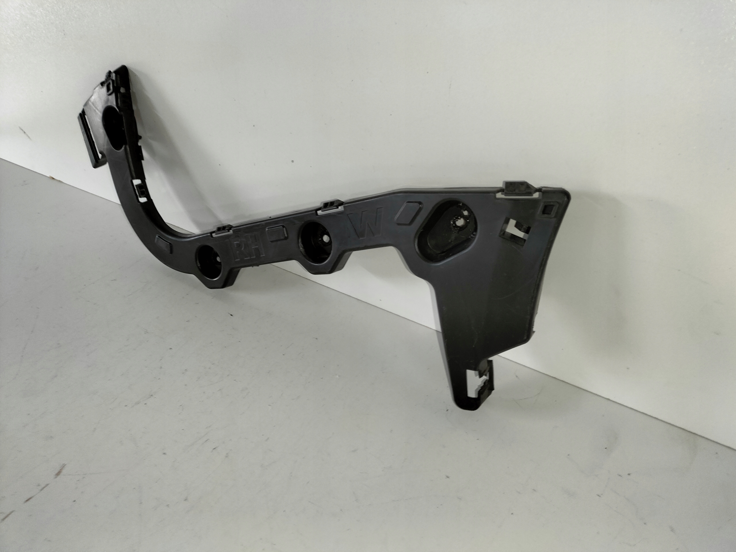 bumper bracket rear part right FORD FOCUS MK3 11- KOMBI