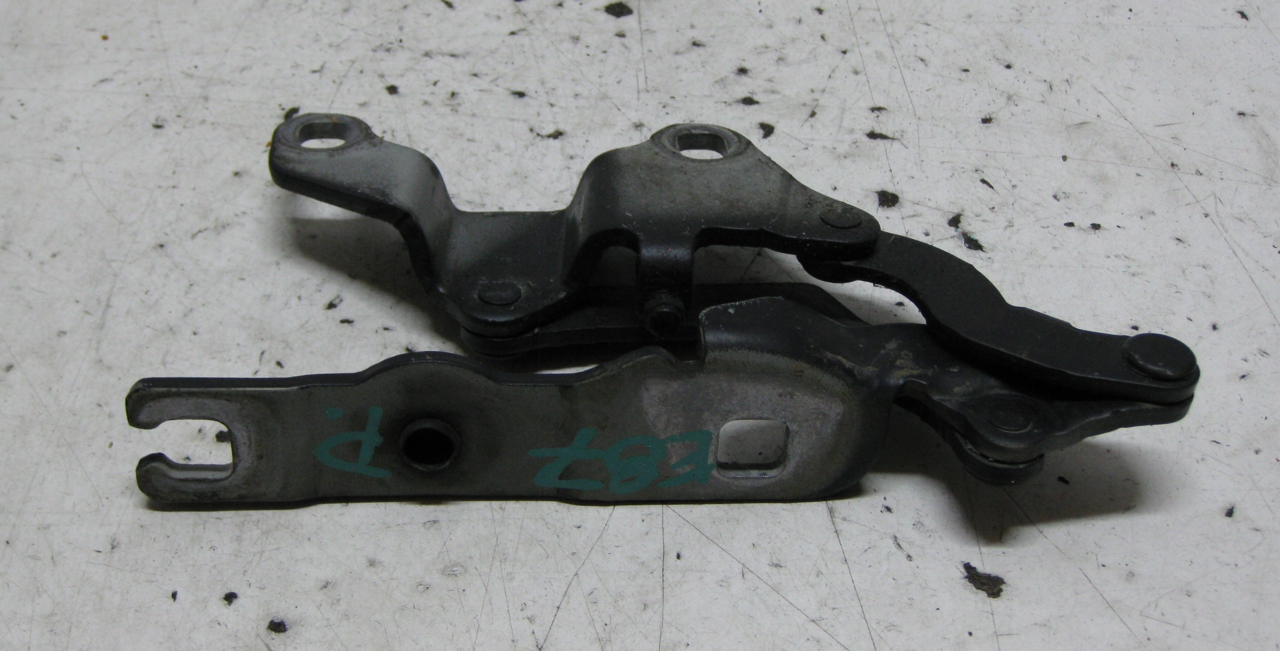 BMW E87 2.0 and 08R hinge bonnets right left KOMPLET 7060560 7060559