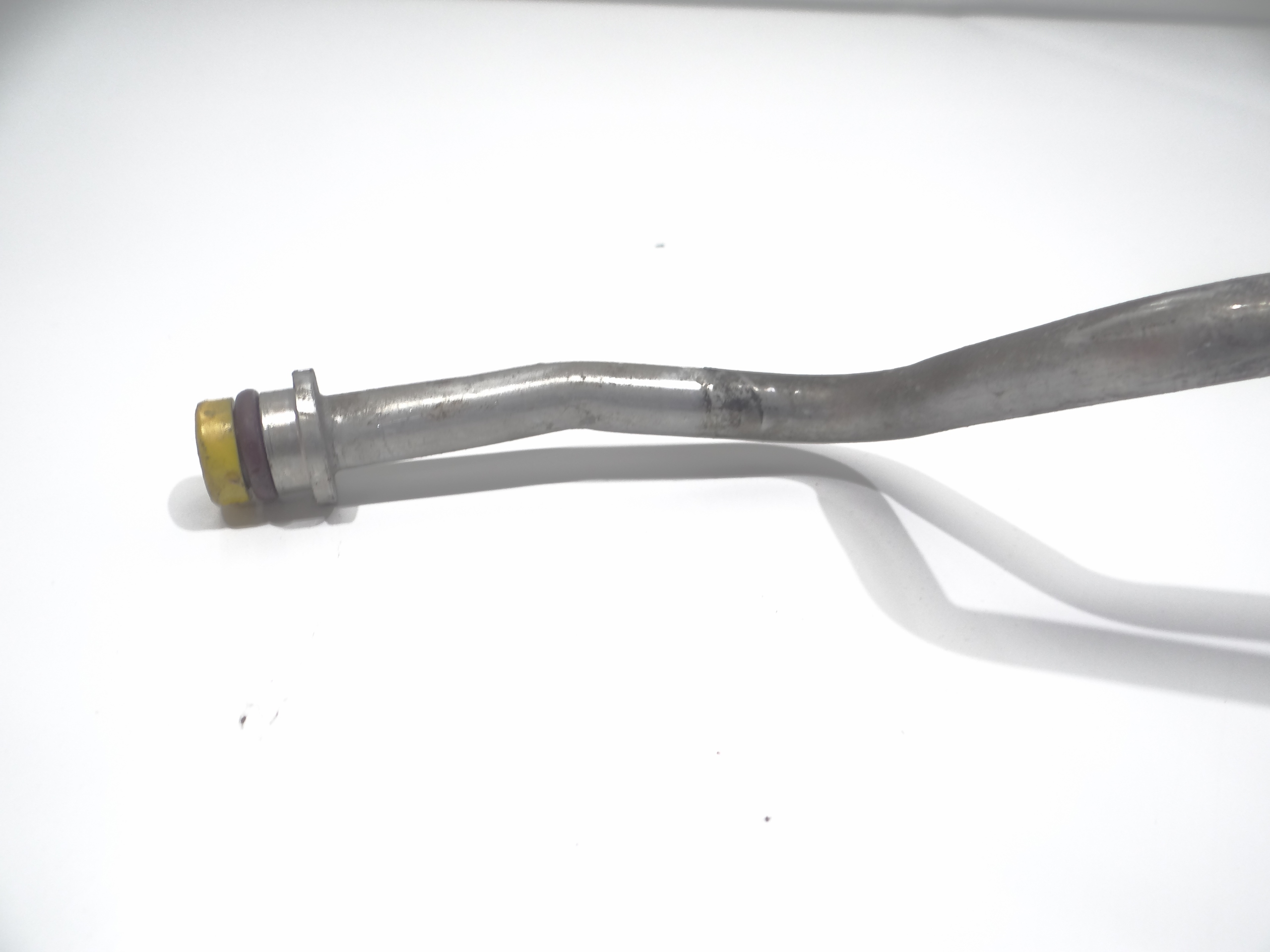vedení hadice klimatizaci BMW E61 M54B25 6910803