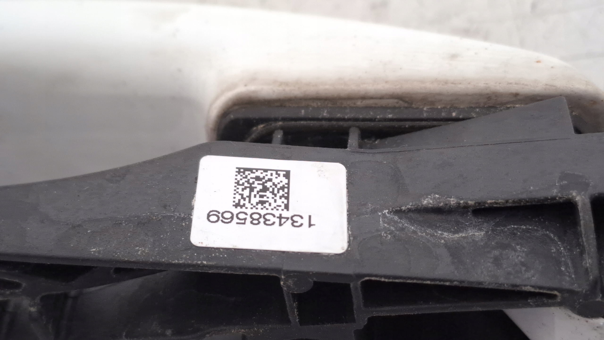 handle right front Z40R 13438569 Opel Corsa E