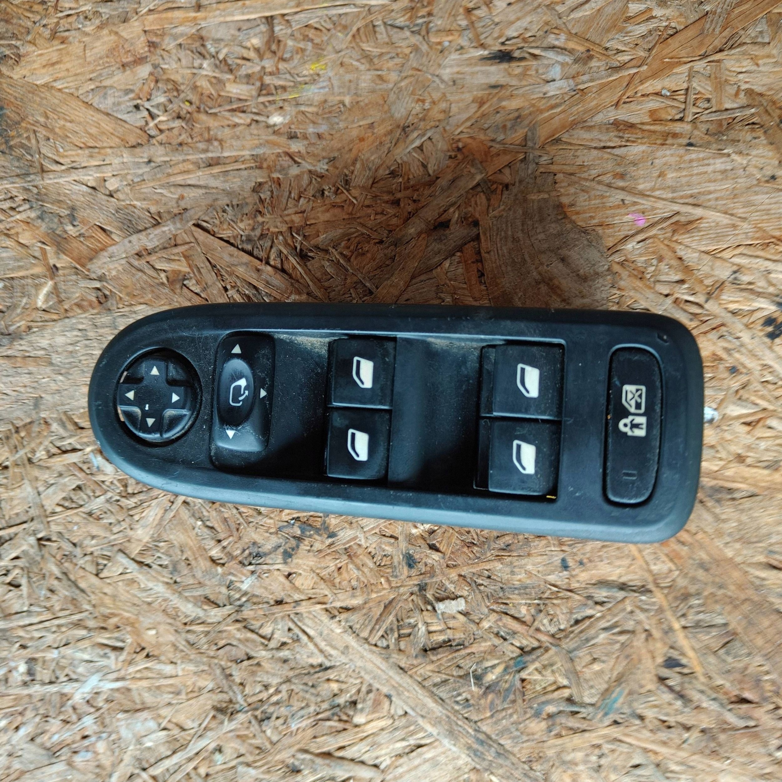 Peugeot 508 window control switch 96659465