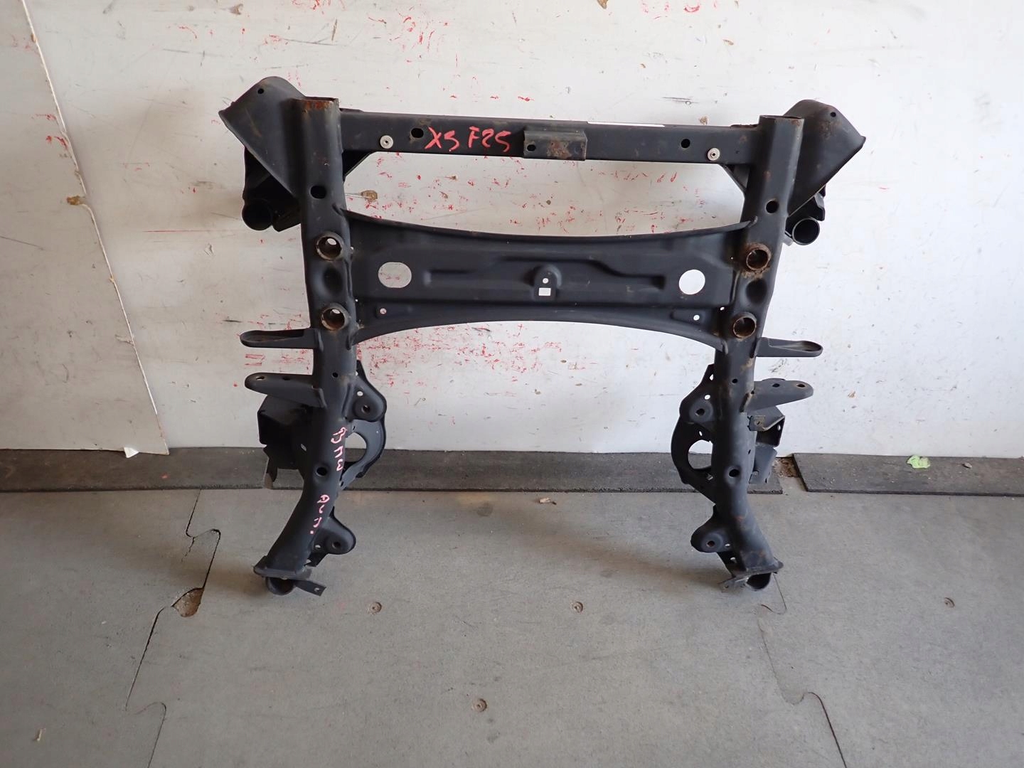 axle beam axle beam subframe front BMW X3 F25 2010
