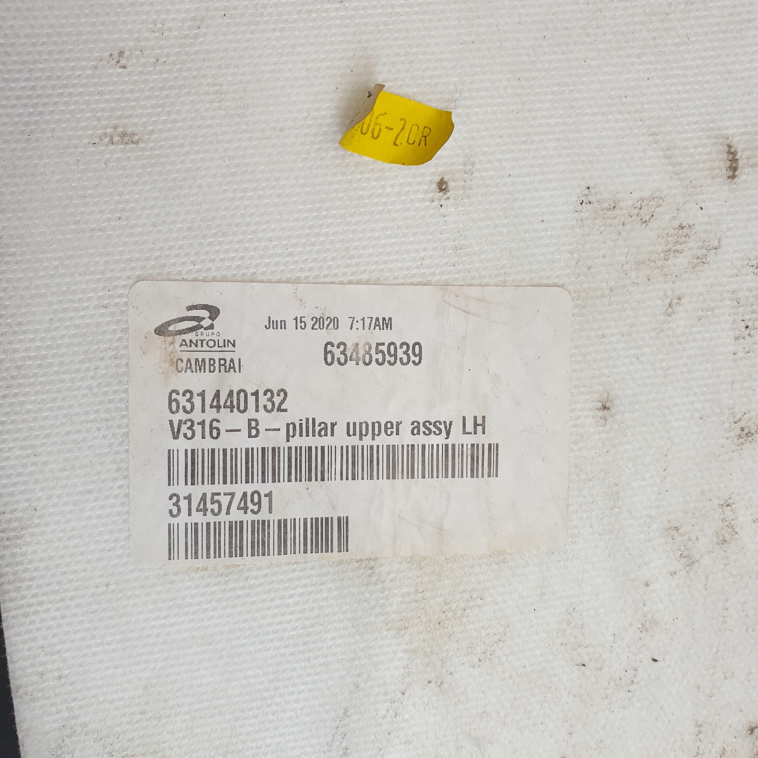 cover side SLUPKA B left central VOLVO XC40 OE black