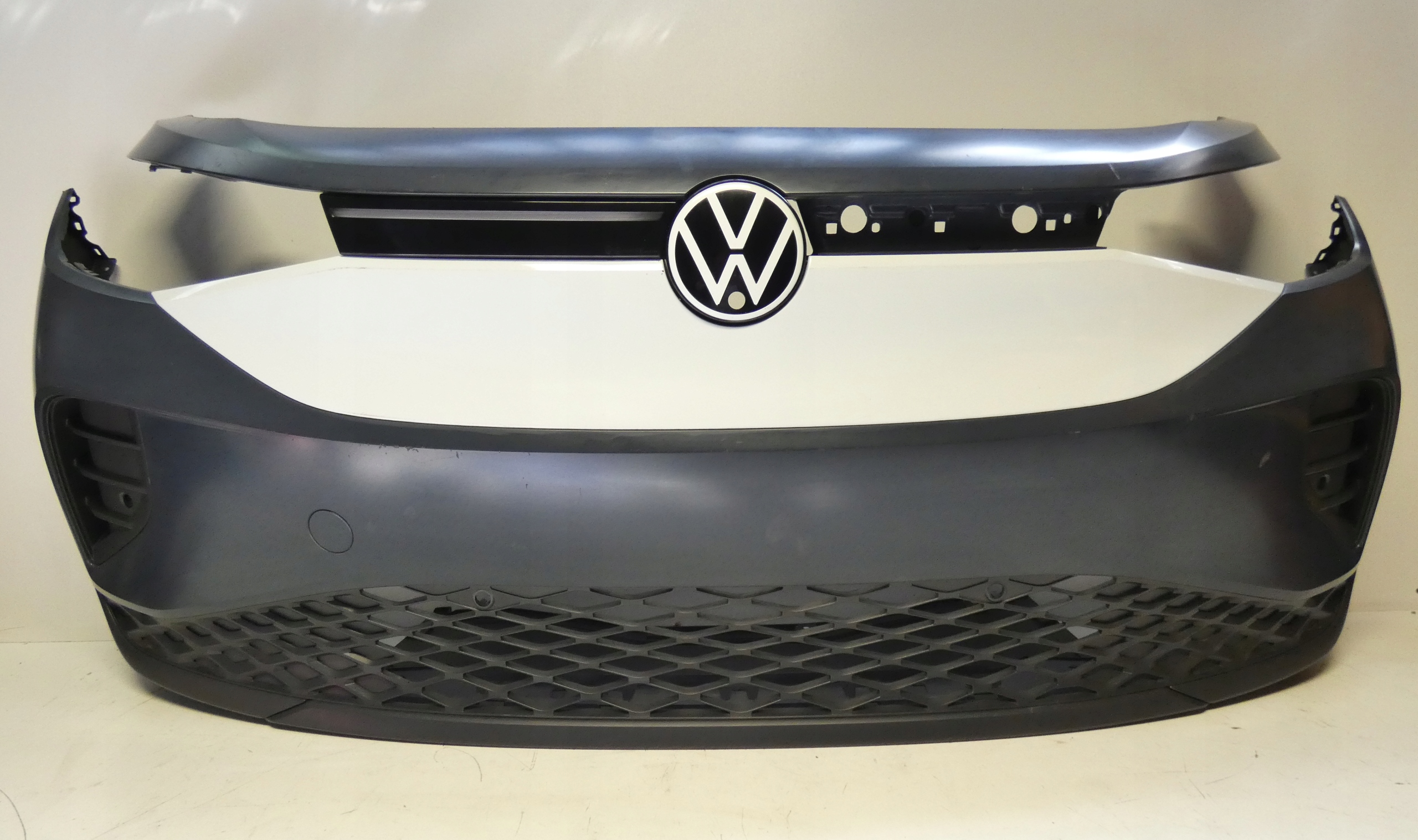 VW ID.4 ID4 11A807221 2020- below 4 PDC bumper front front