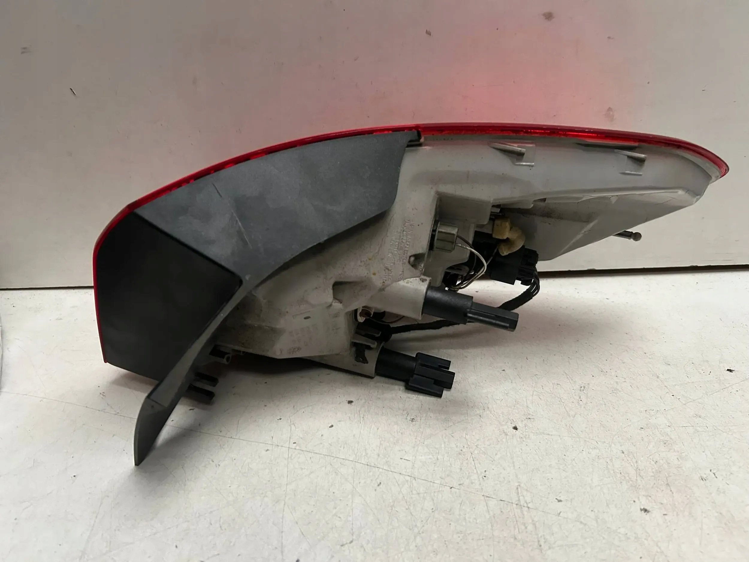 Lampa tył lewy Opel Astra J Numer katalogowy części 13282242