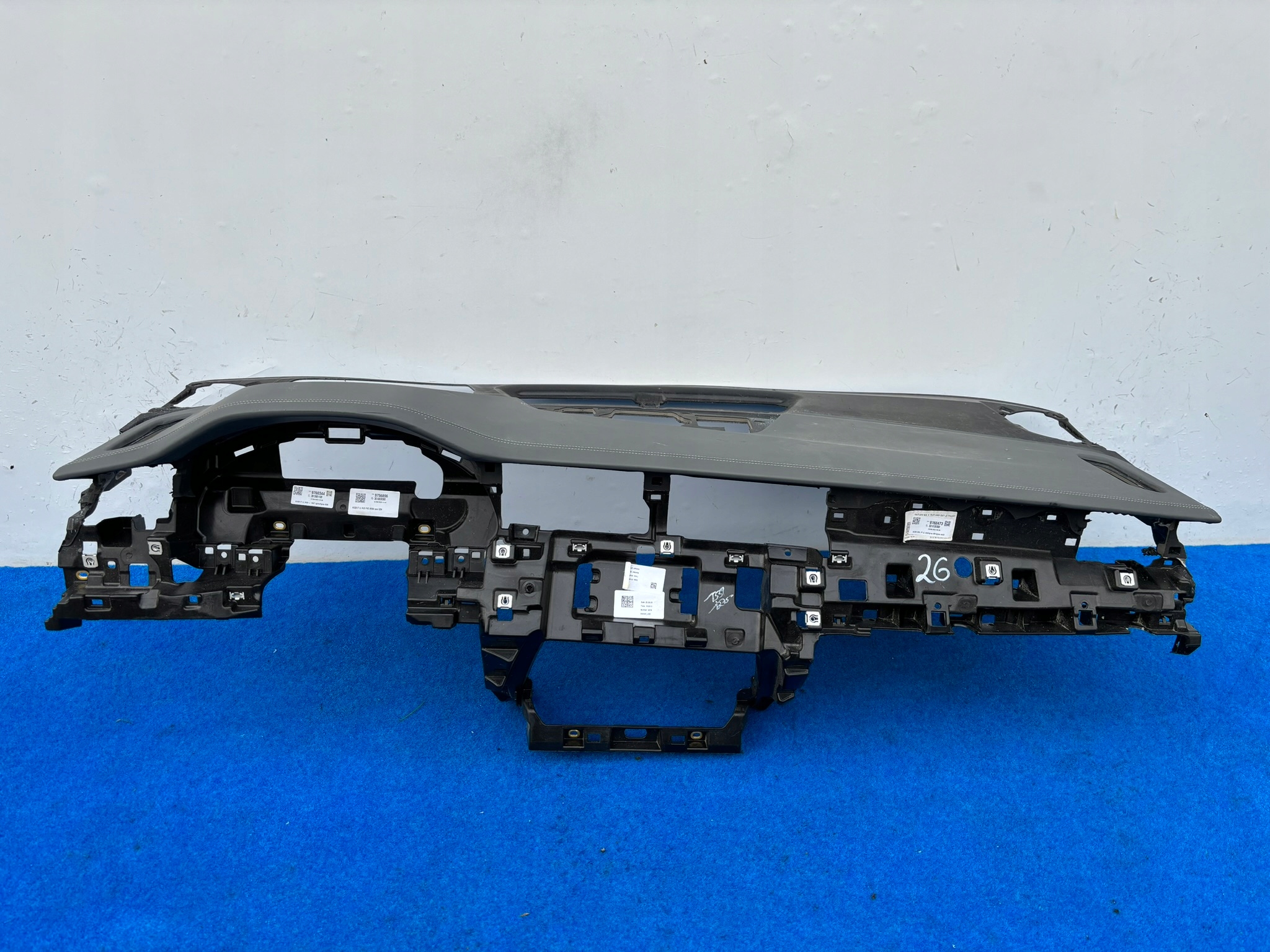 AUDI Q8 4M8 console dashboard instrument panel 4M8857033 NR26