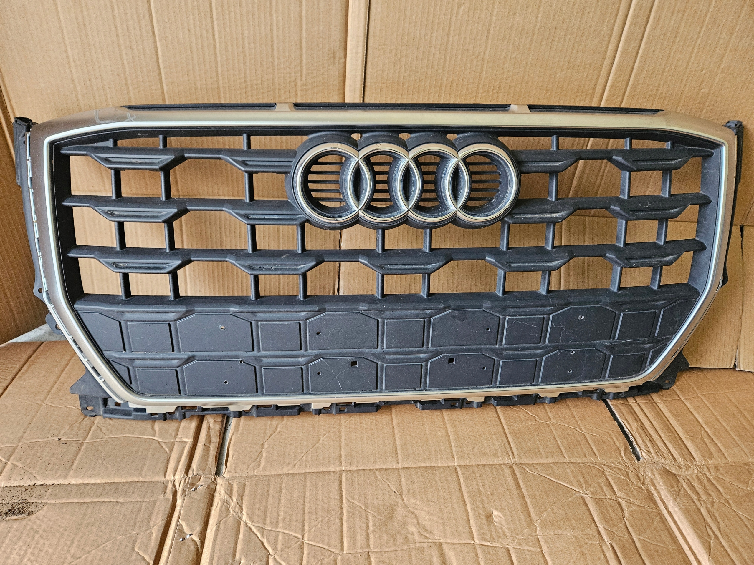 Audi Q2 Kühlergrill FRONTGRILL Kühlergitter - Thumbnail 2